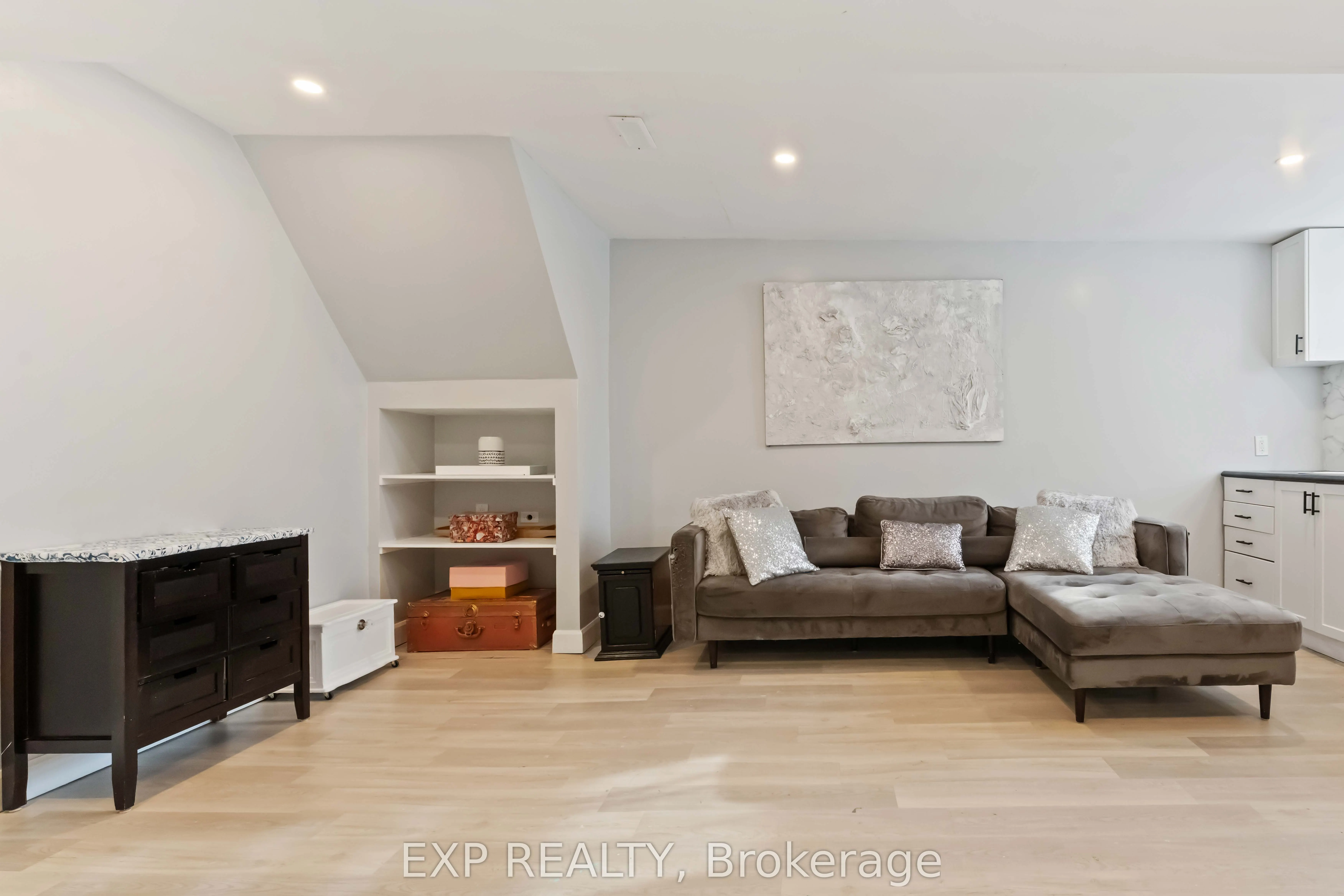 1223 Kitchener Avenue, #B