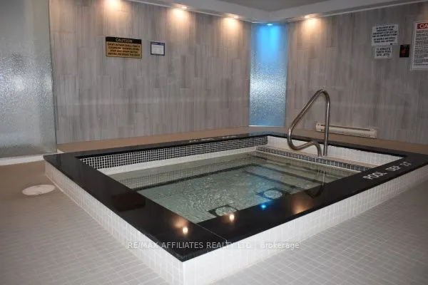 2760 Carousel Crescent, #407