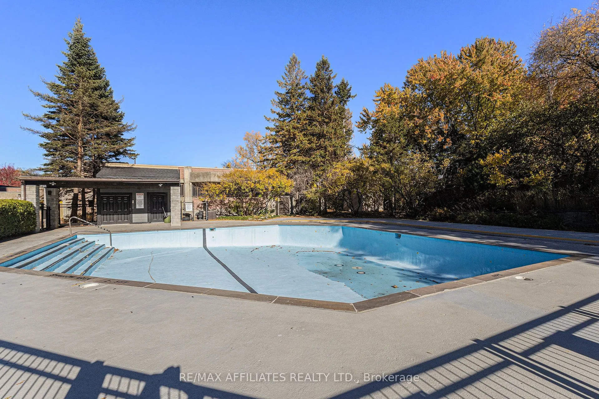 2760 Carousel Crescent, #407