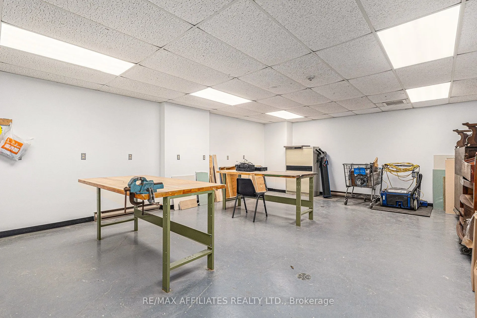 2760 Carousel Crescent, #407