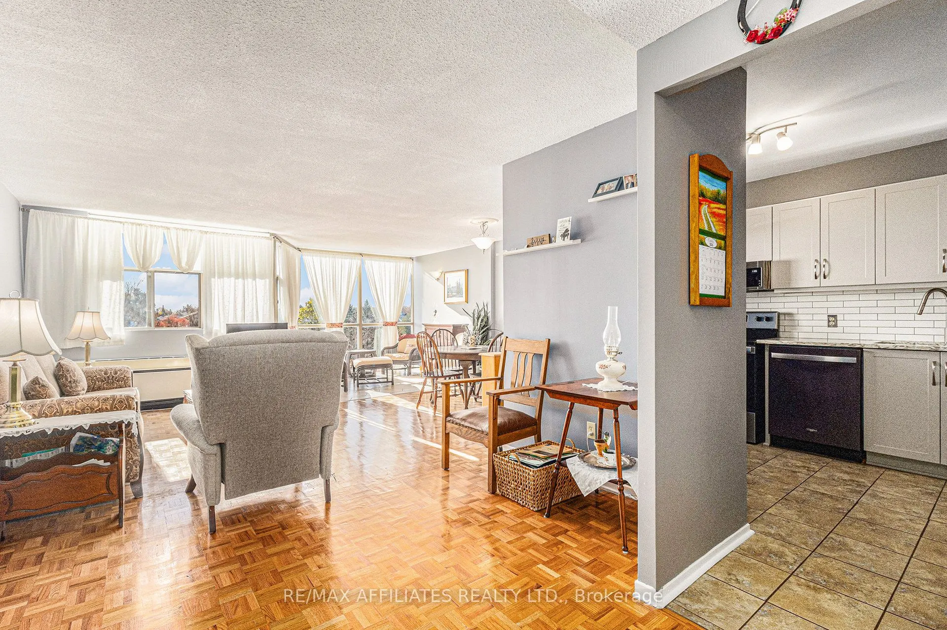 2760 Carousel Crescent, #407