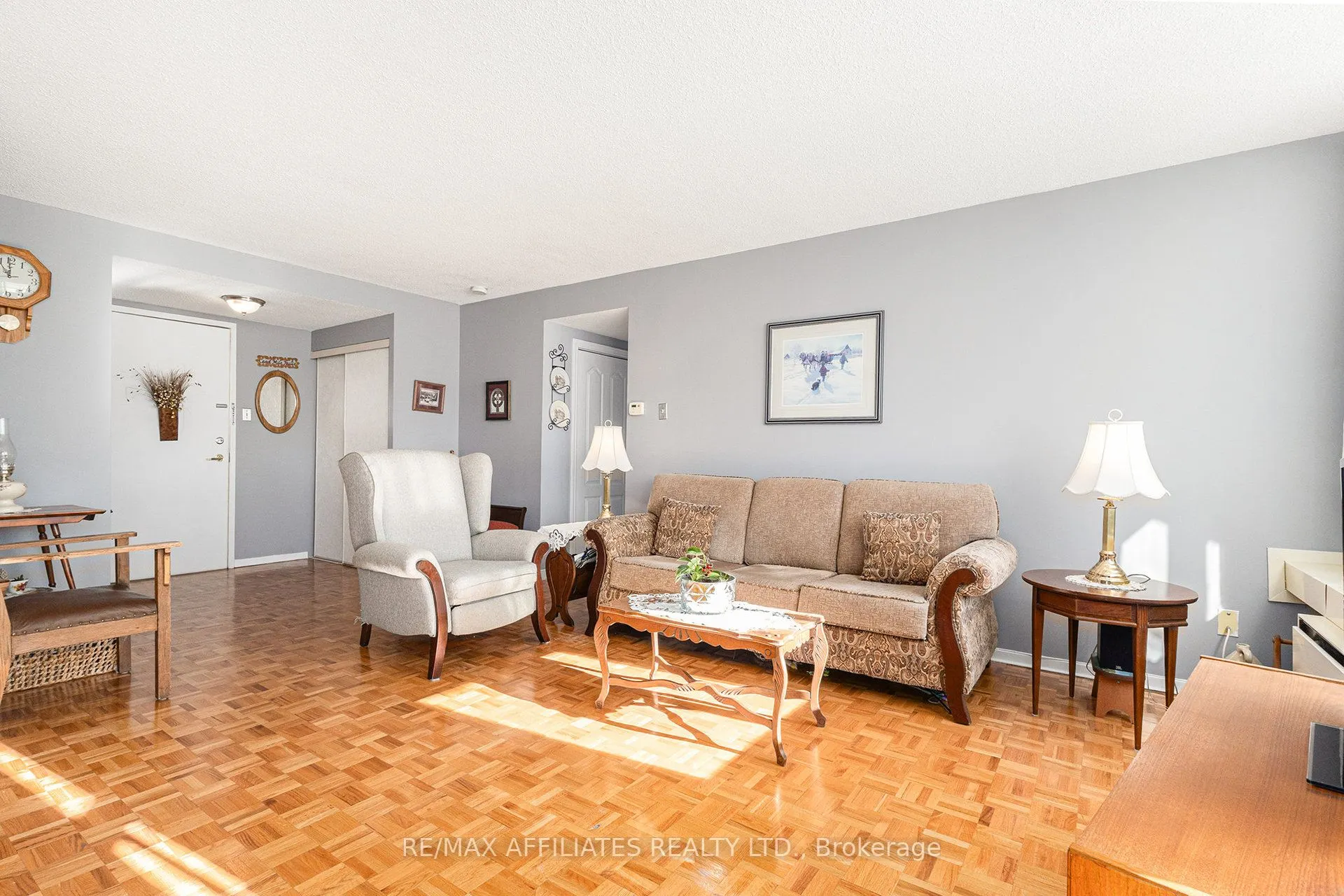 2760 Carousel Crescent, #407