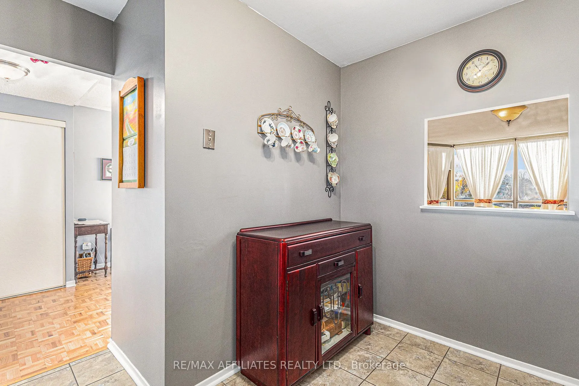 2760 Carousel Crescent, #407