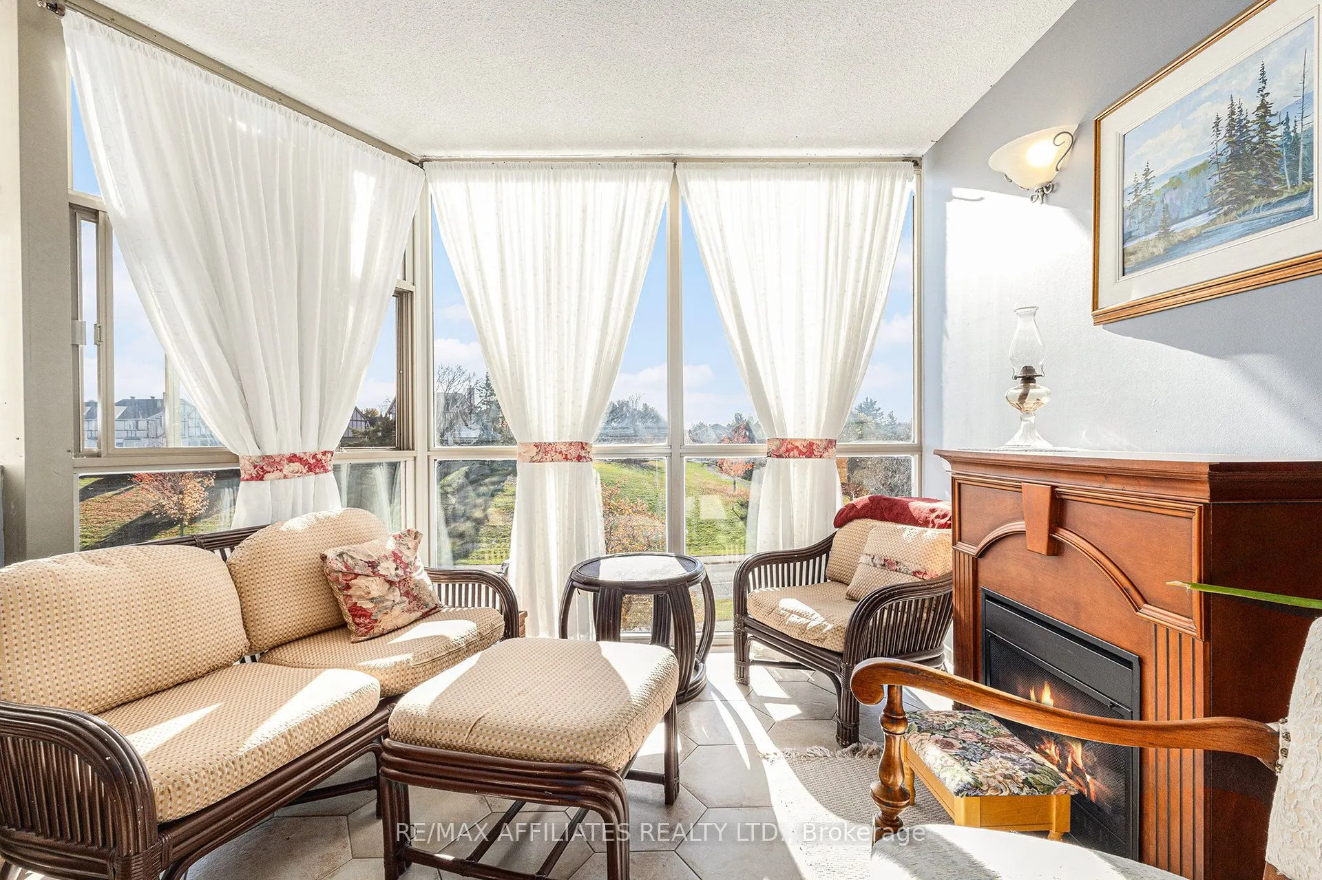 2760 Carousel Crescent, #407