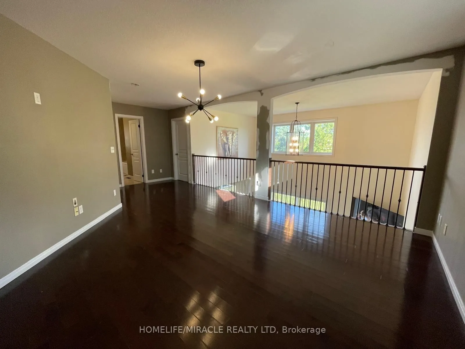 455 Champlain Avenue