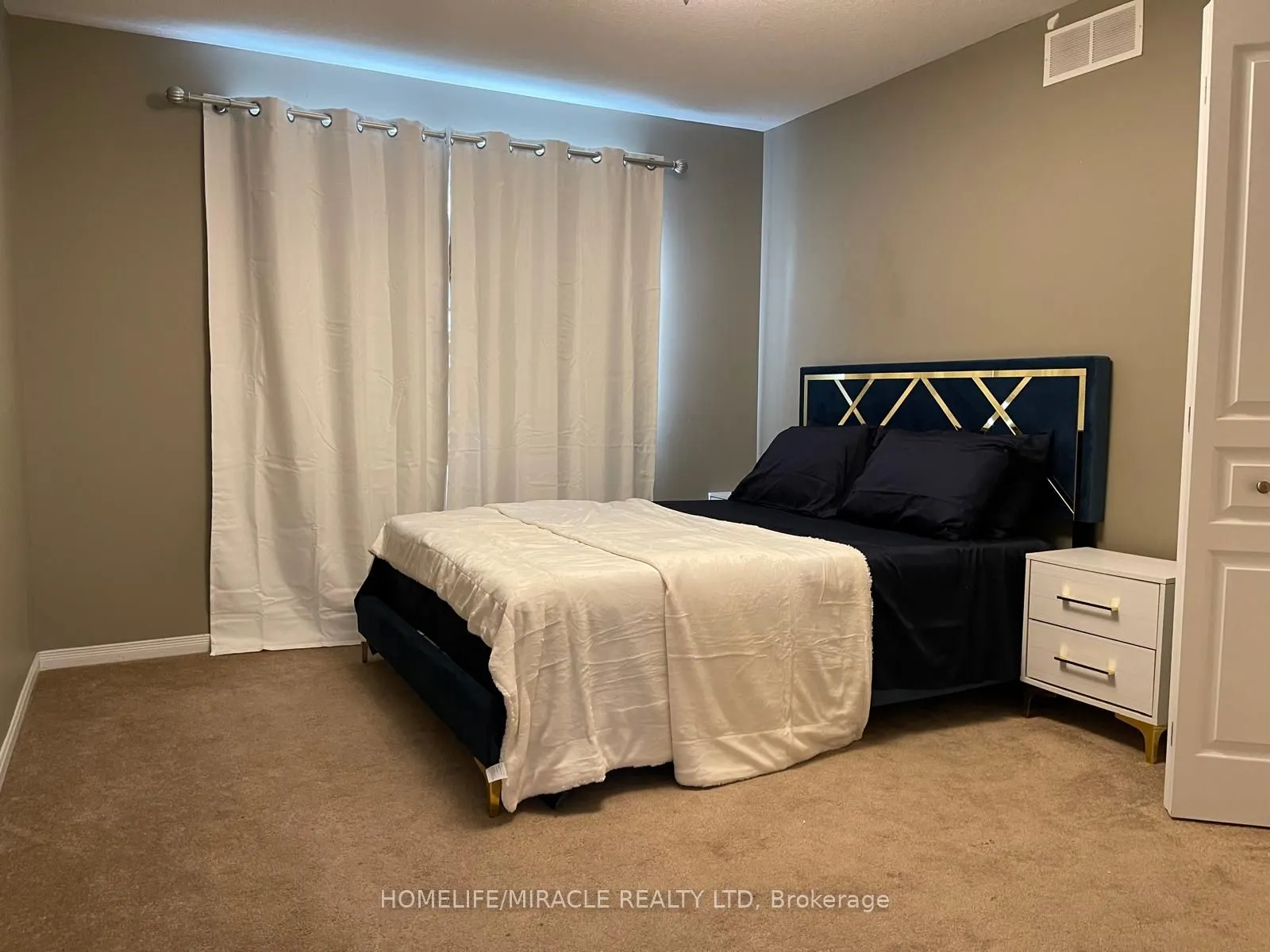 455 Champlain Avenue