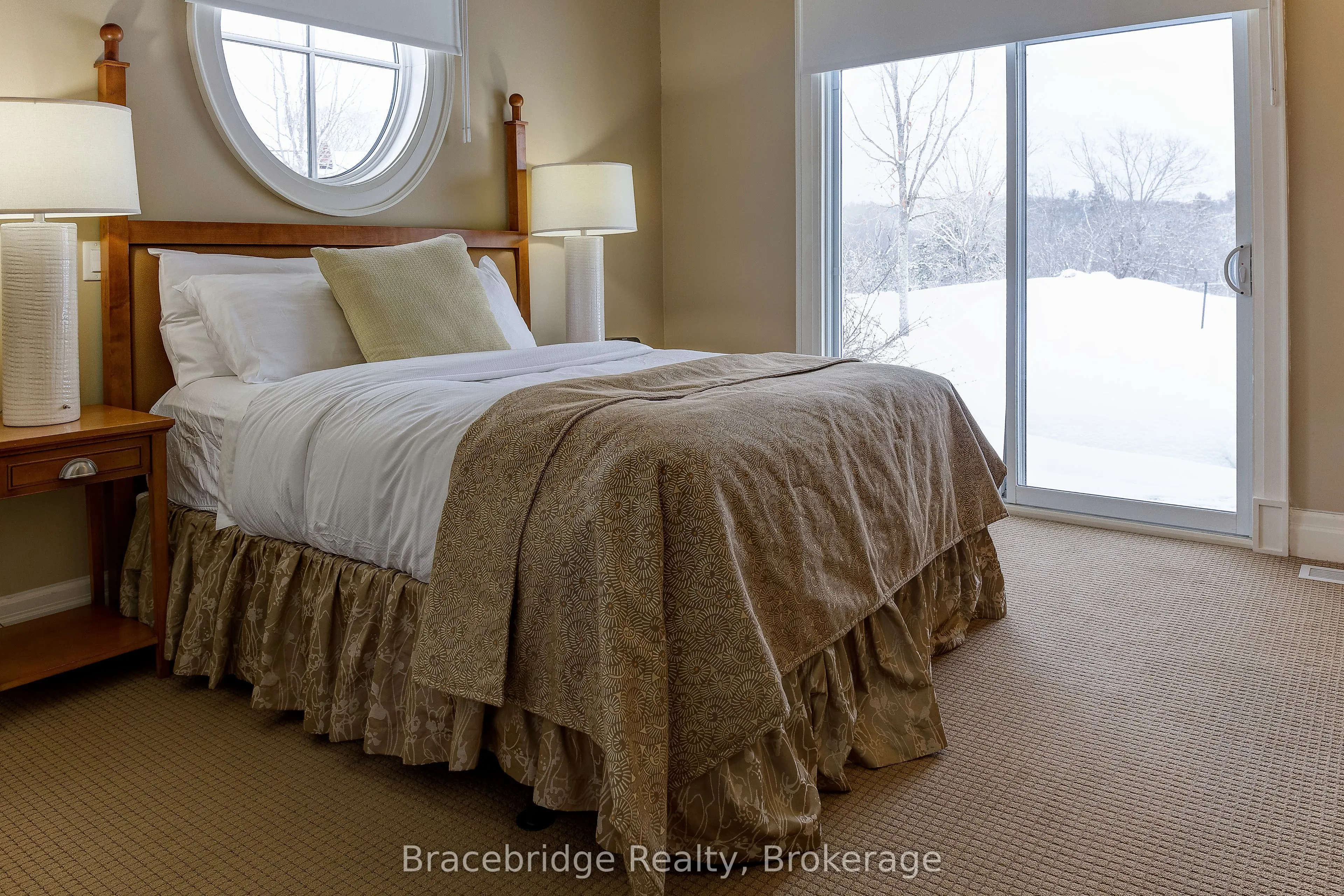 1869 Muskoka Rd 118 W Highway, #16