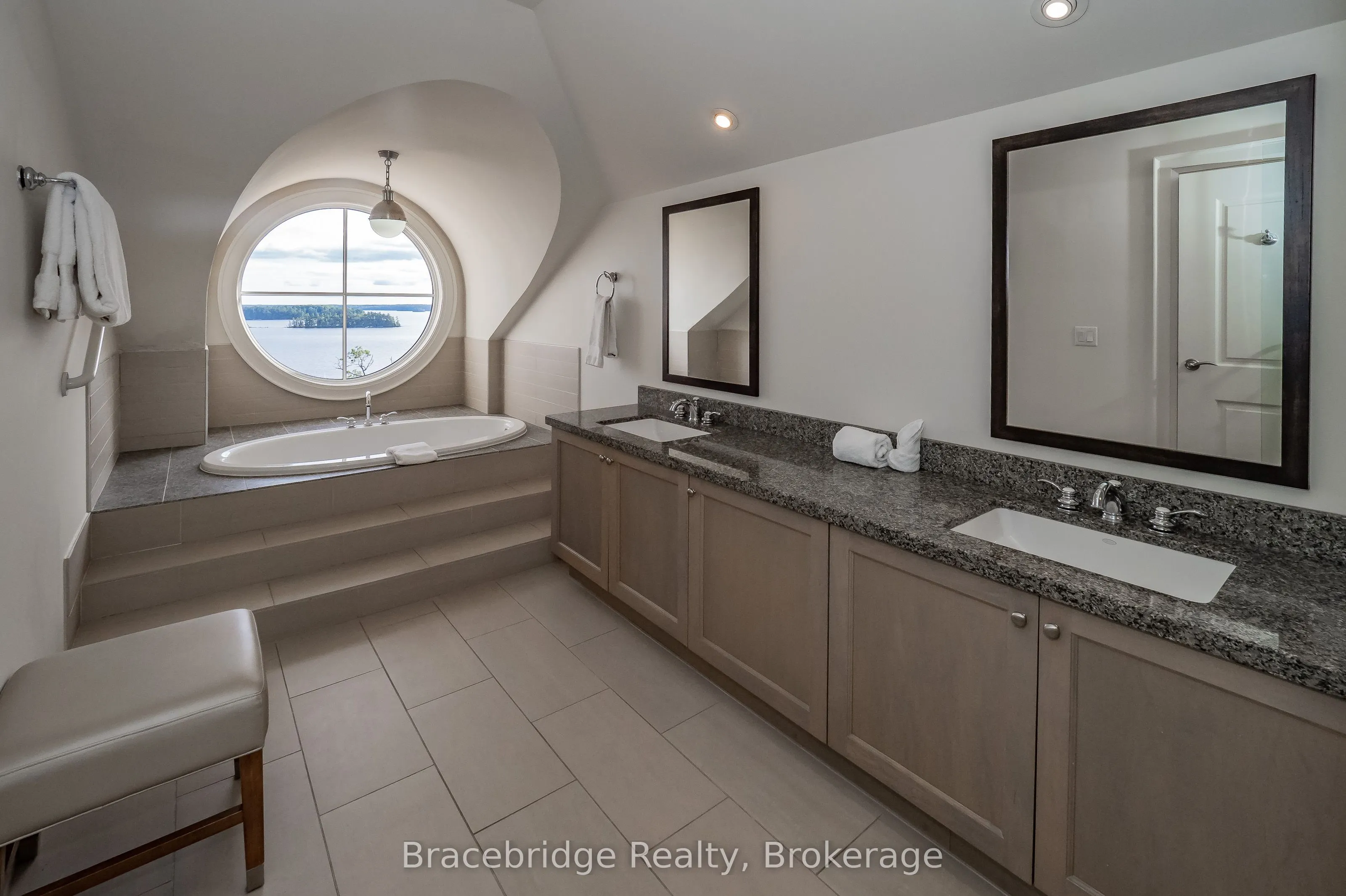 1869 Muskoka Rd 118 W Highway, #16