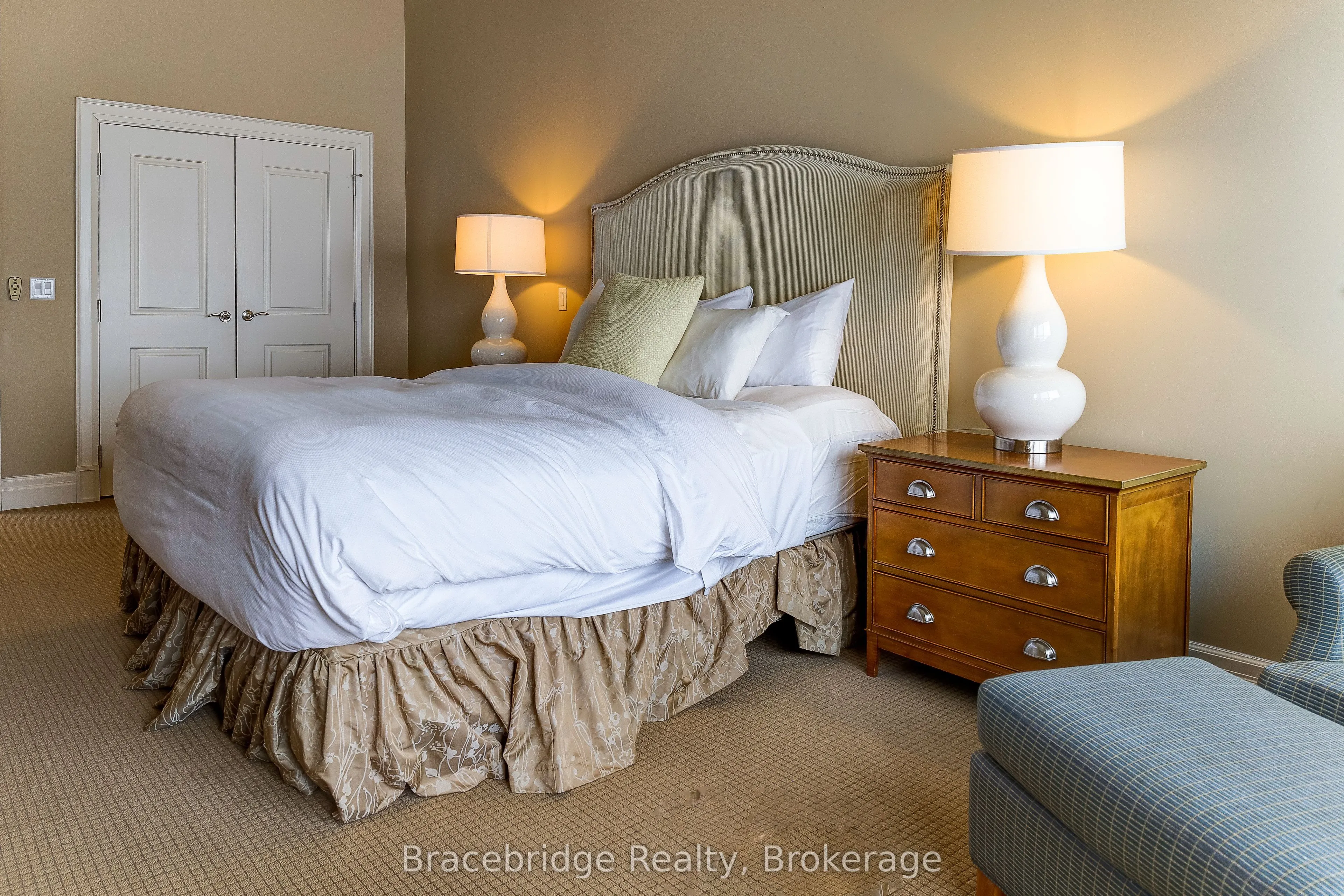 1869 Muskoka Rd 118 W Highway, #16