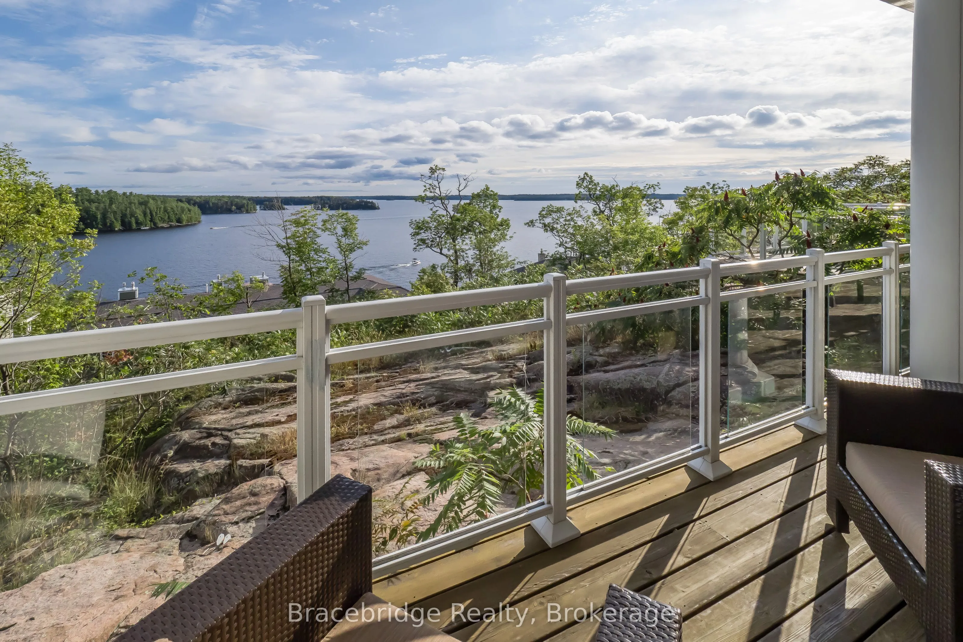 1869 Muskoka Rd 118 W Highway, #16