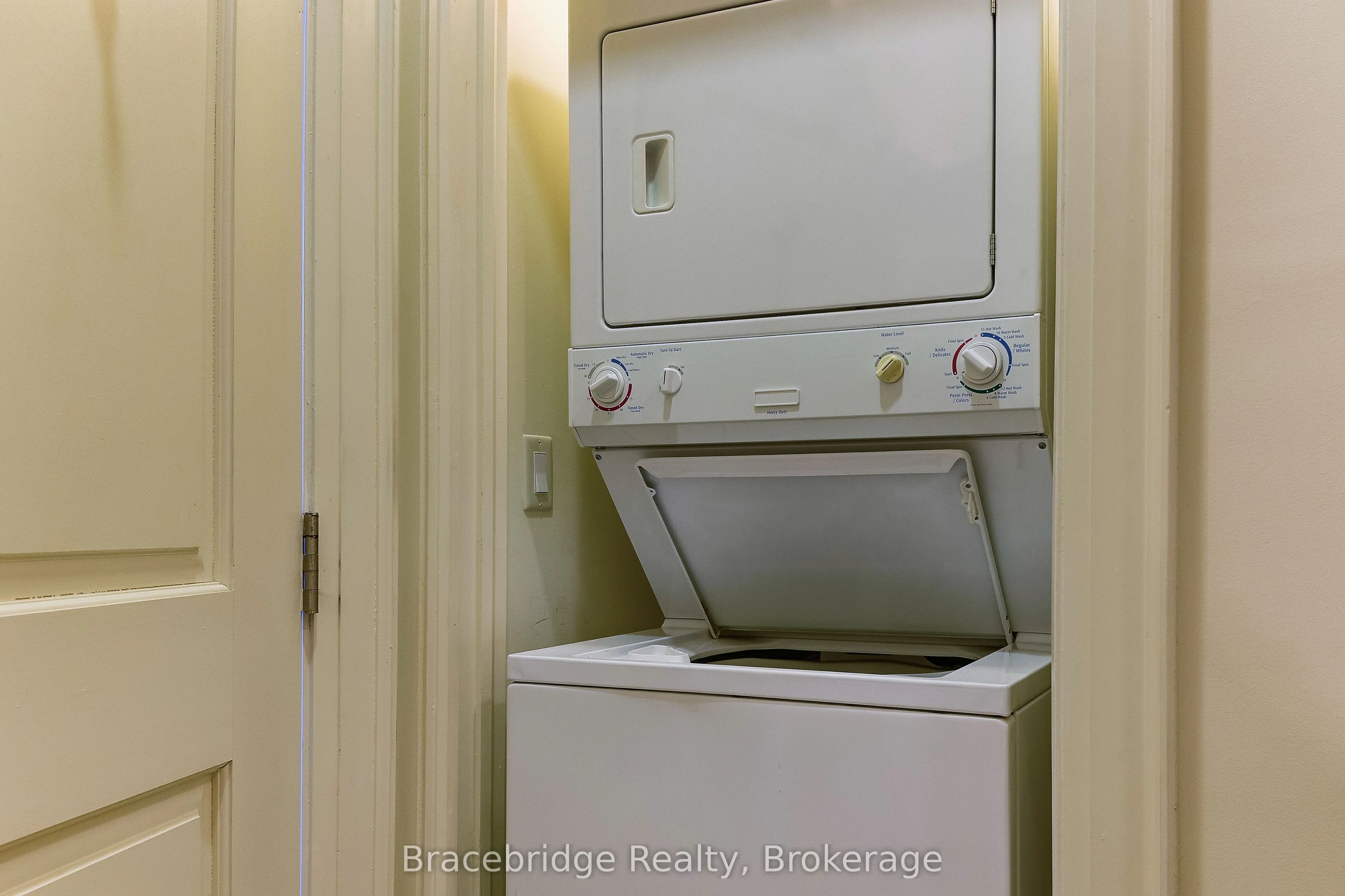 1869 Muskoka Rd 118 W Highway, #16