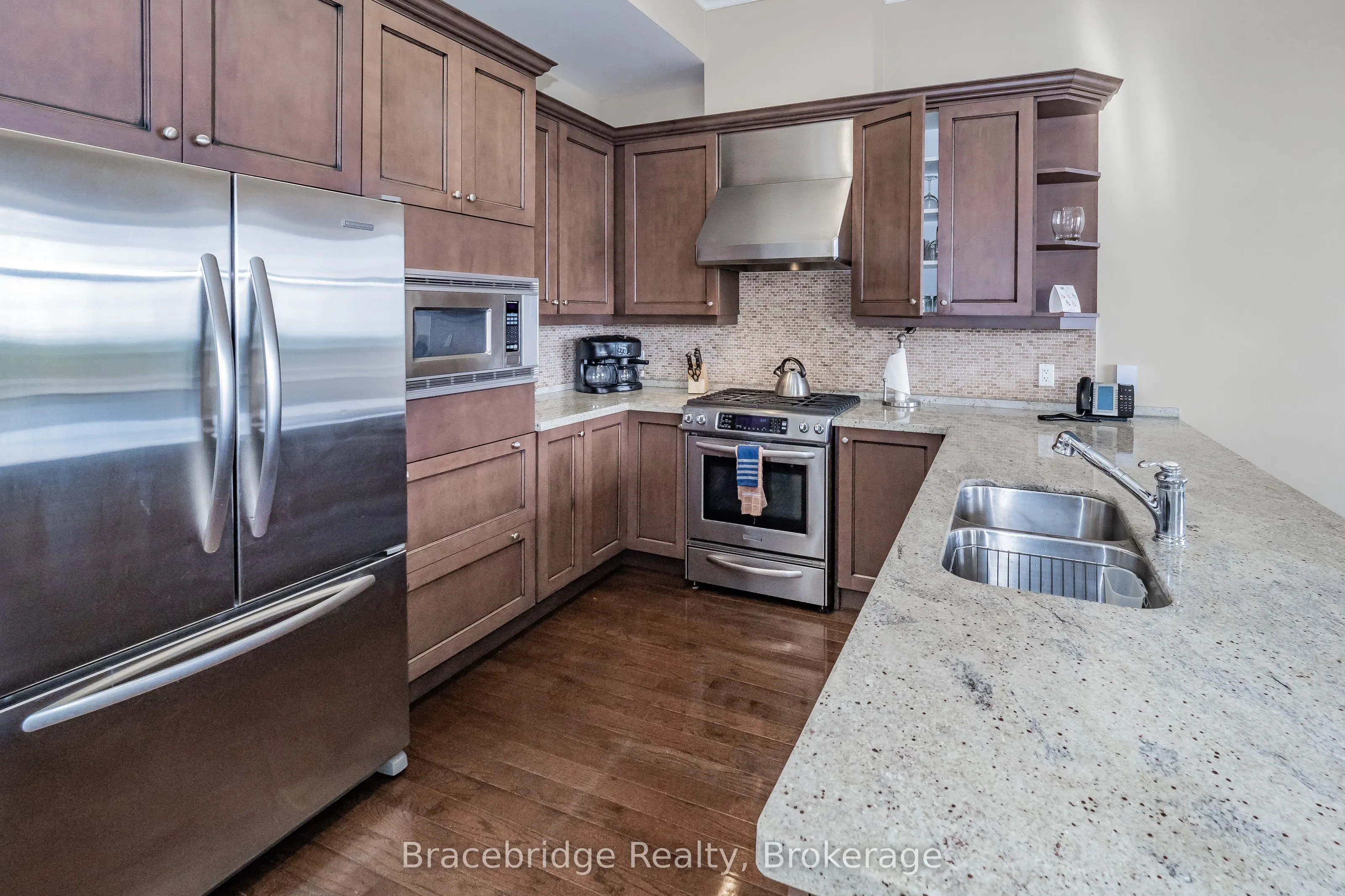 1869 Muskoka Rd 118 W Highway, #16