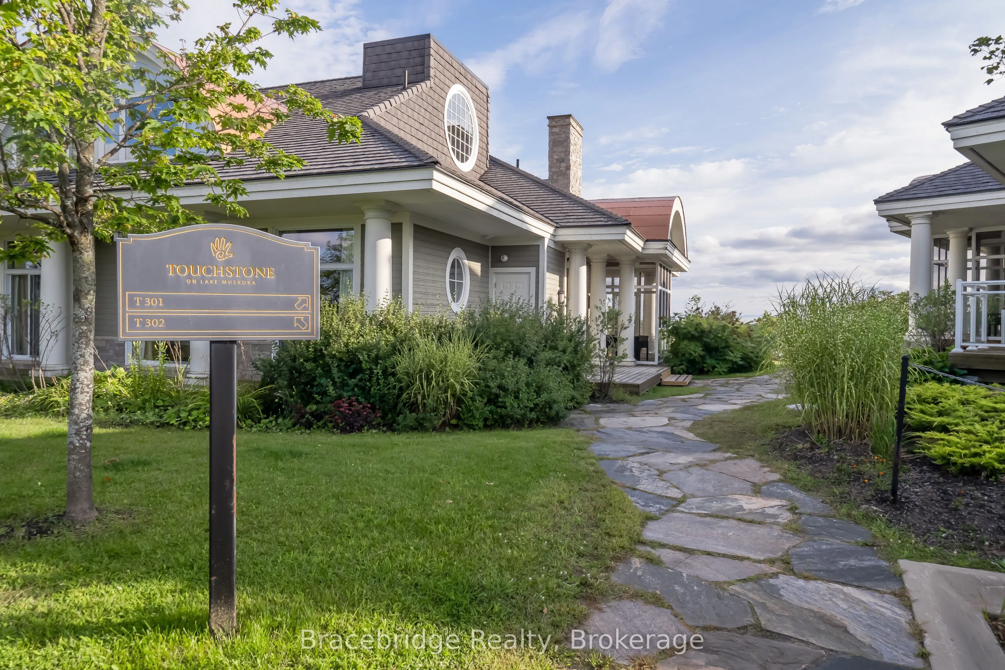 1869 Muskoka Rd 118 W Highway, #16