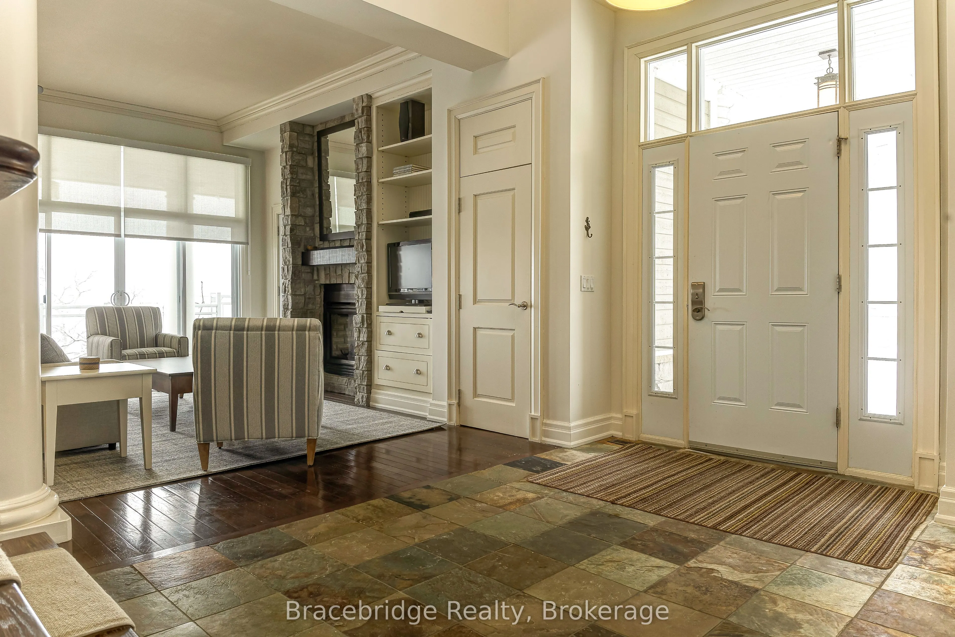 1869 Muskoka Rd 118 W Highway, #16