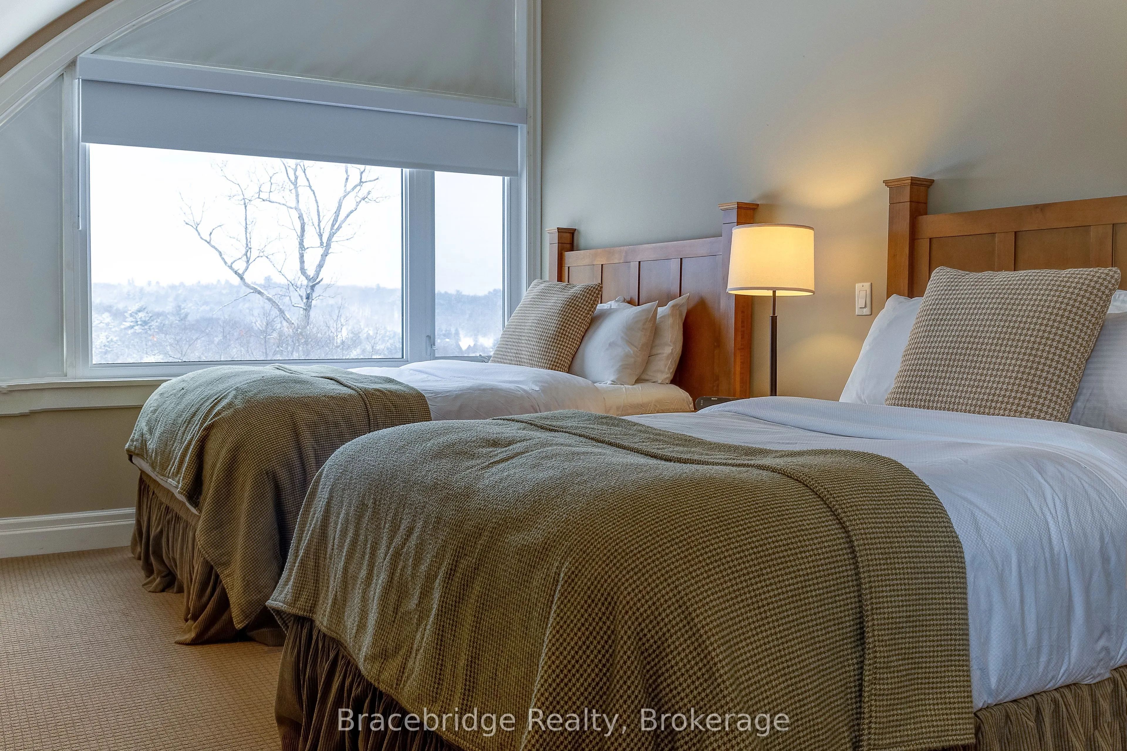 1869 Muskoka Rd 118 W Highway, #16