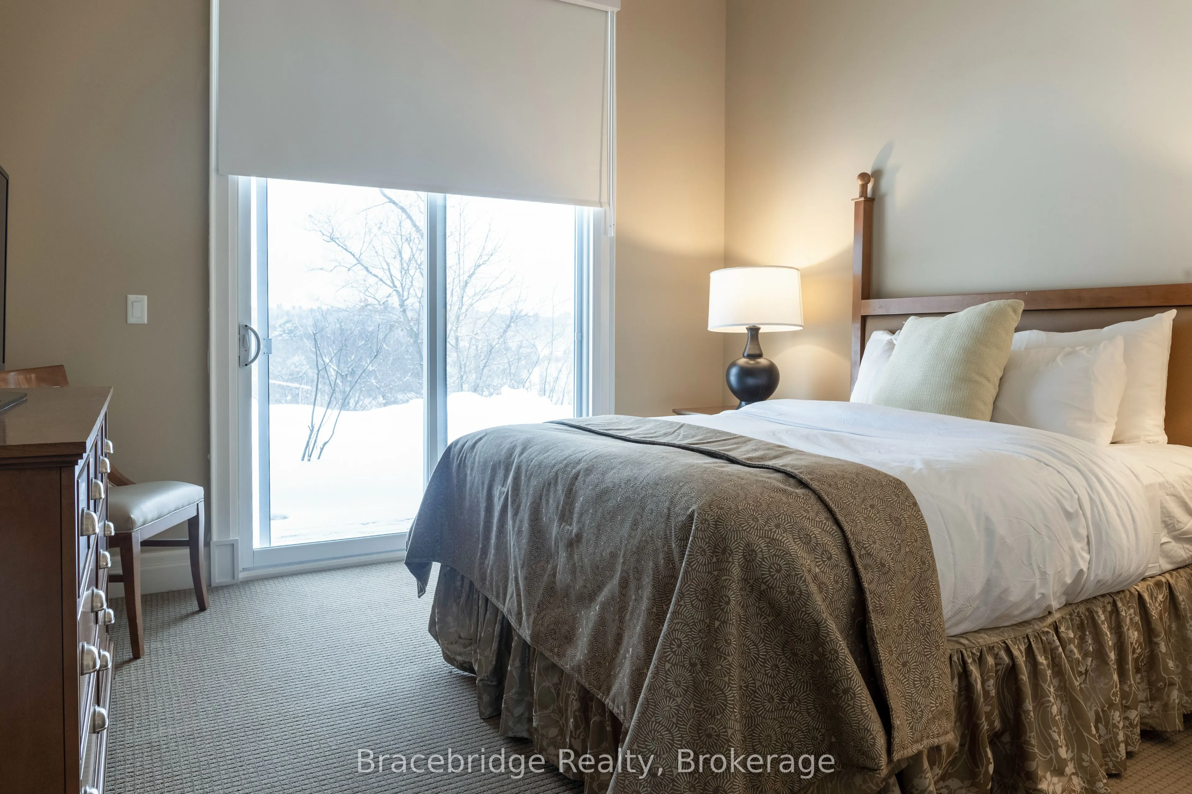 1869 Muskoka Rd 118 W Highway, #16