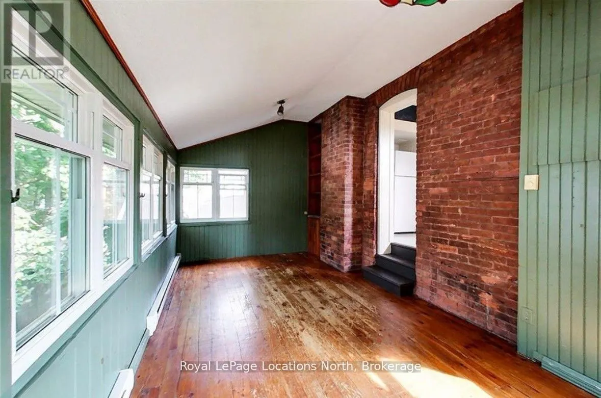 124 Sykes st Street S