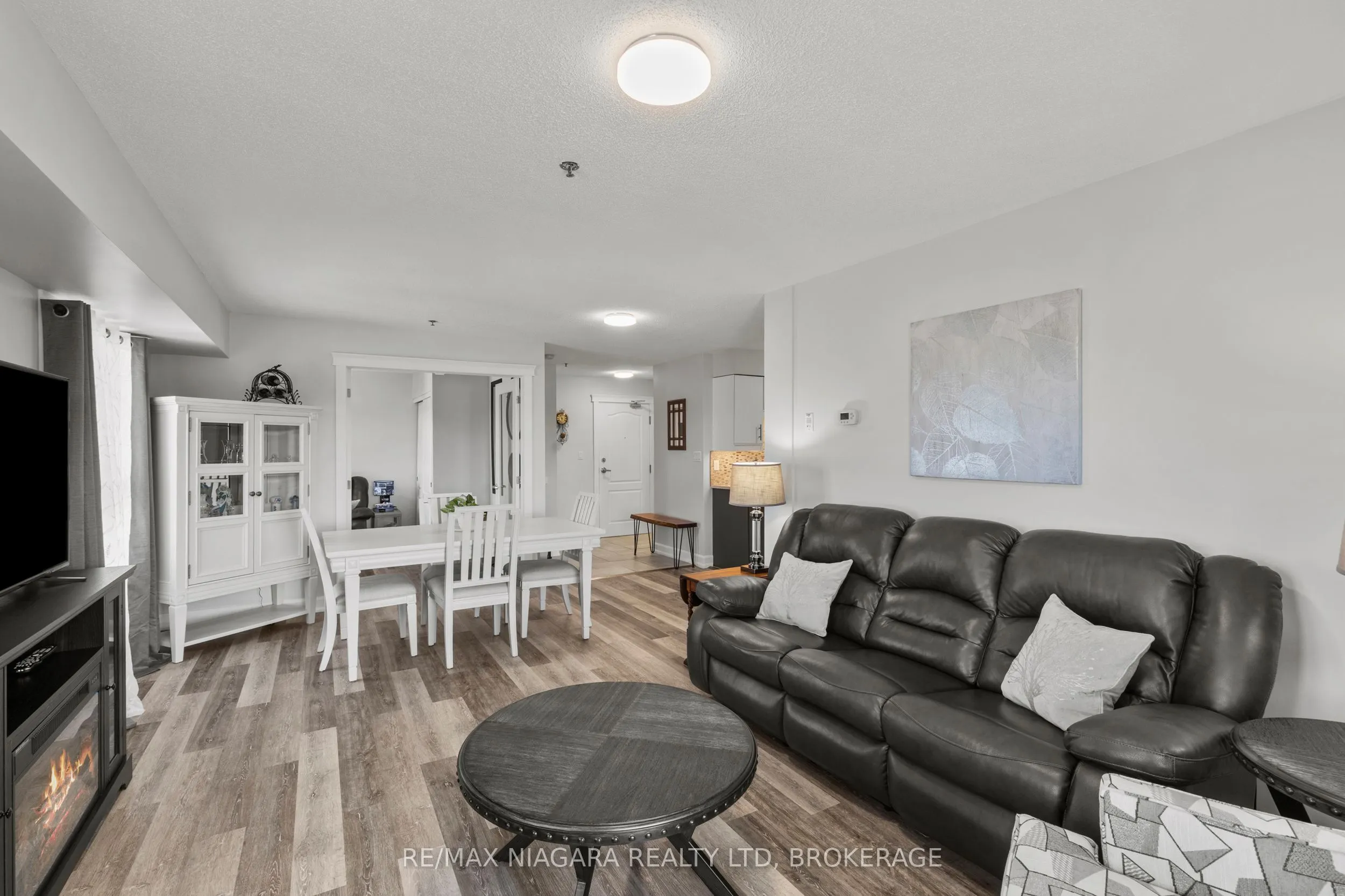 330 PRINCE CHARLES Drive, #1304