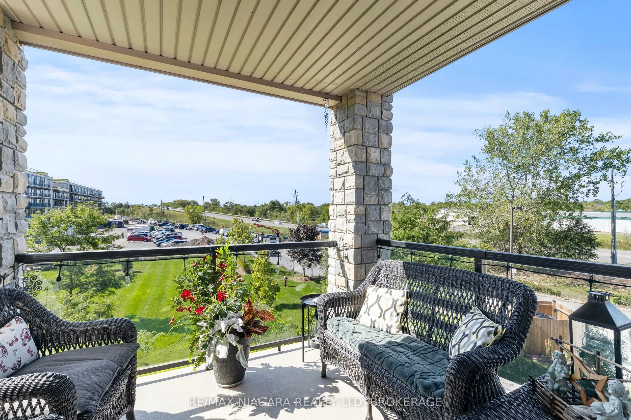 330 PRINCE CHARLES Drive, #1304