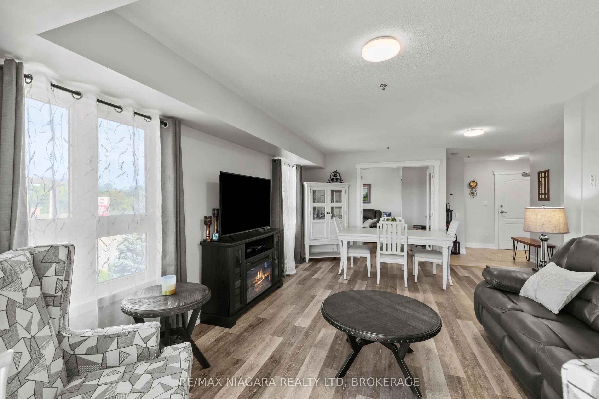 330 PRINCE CHARLES Drive, #1304