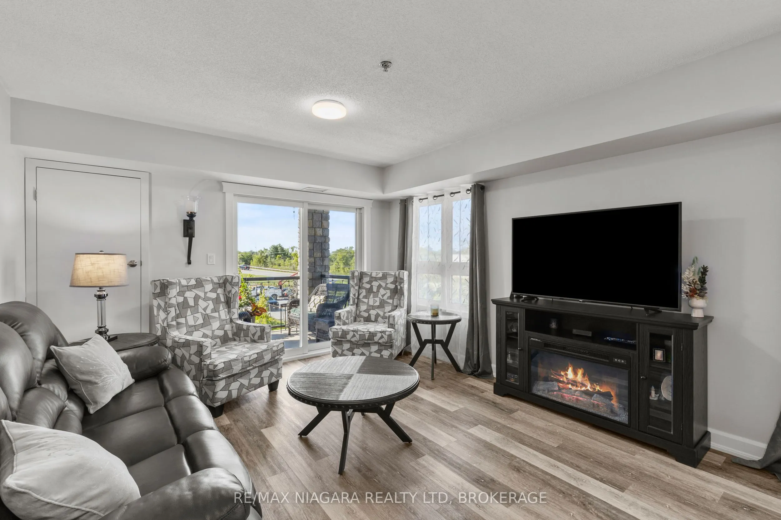 330 PRINCE CHARLES Drive, #1304