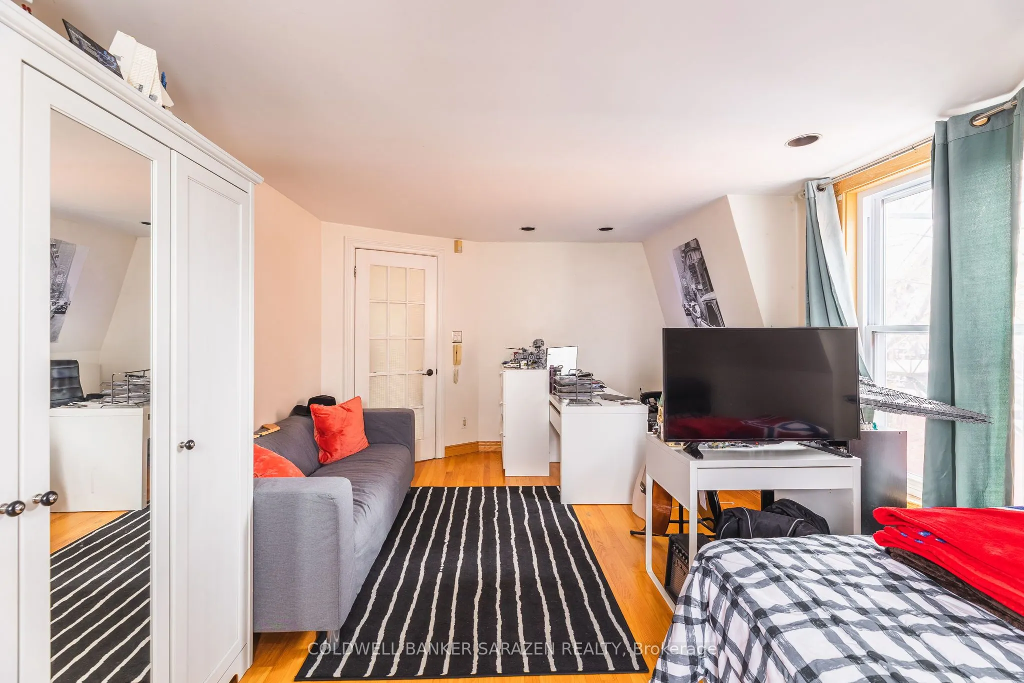 229 Charlotte Street