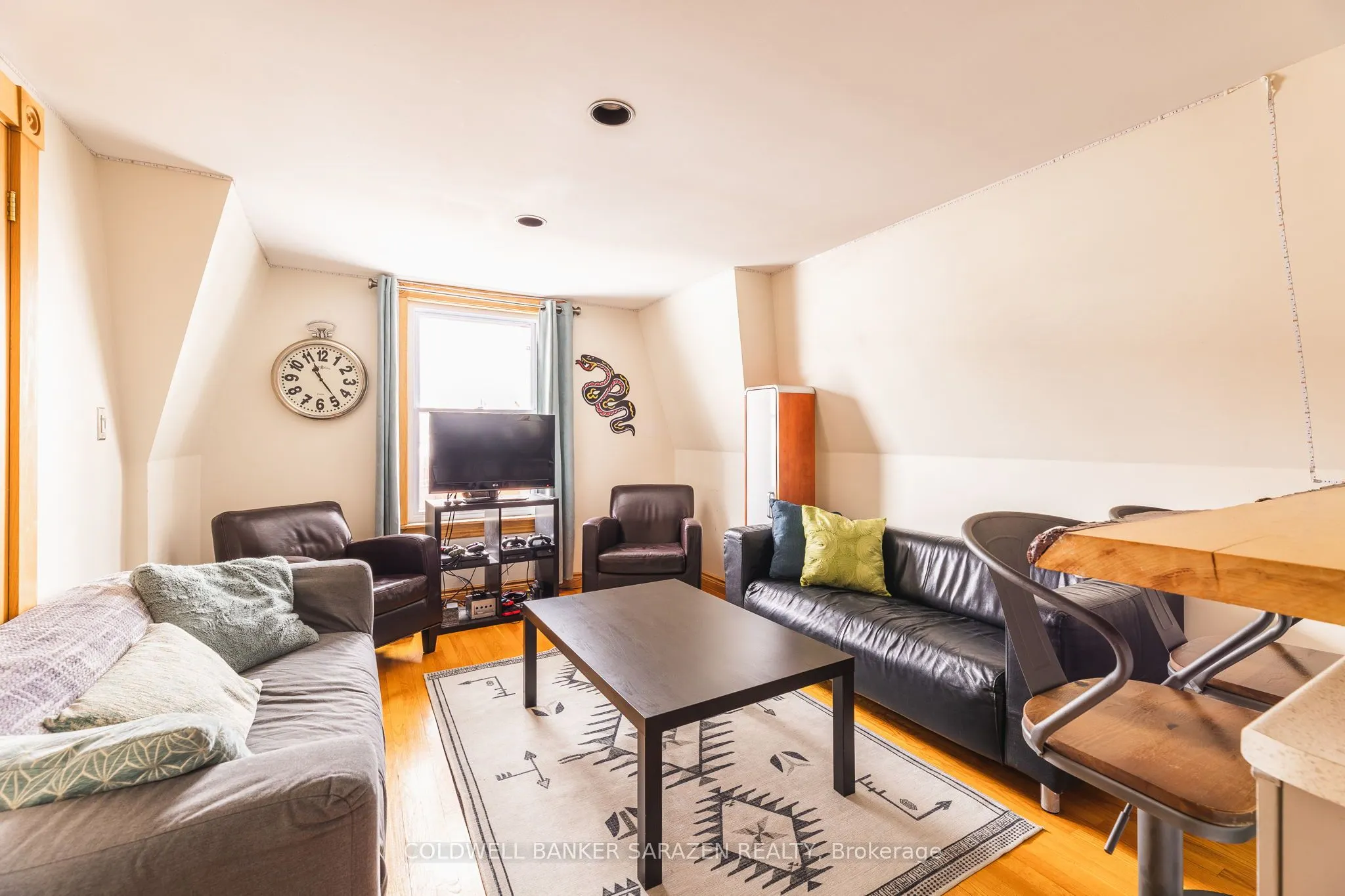 229 Charlotte Street