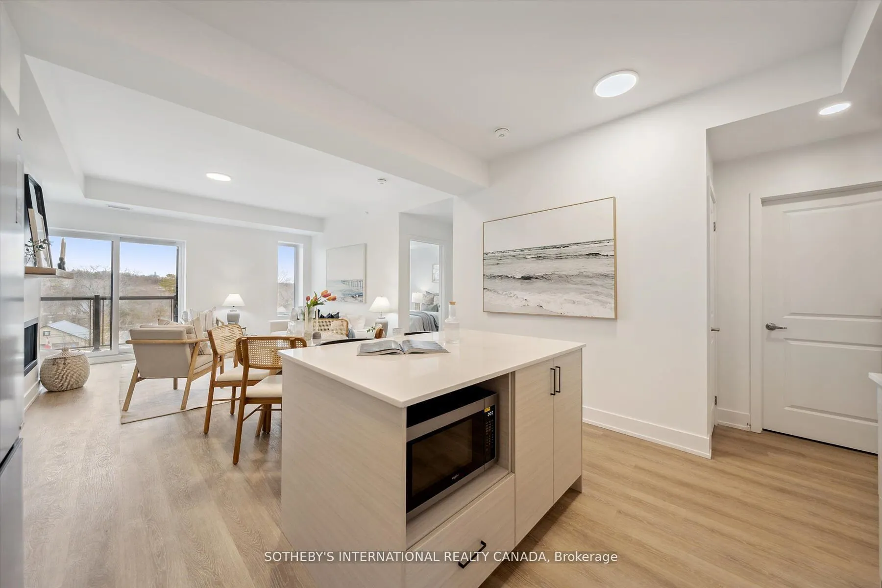 19B West Street N, #306