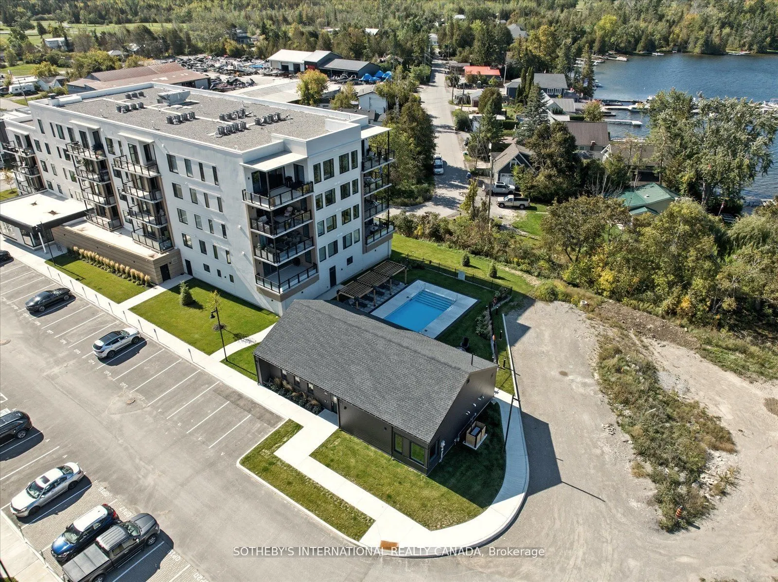 19B West Street N, #306