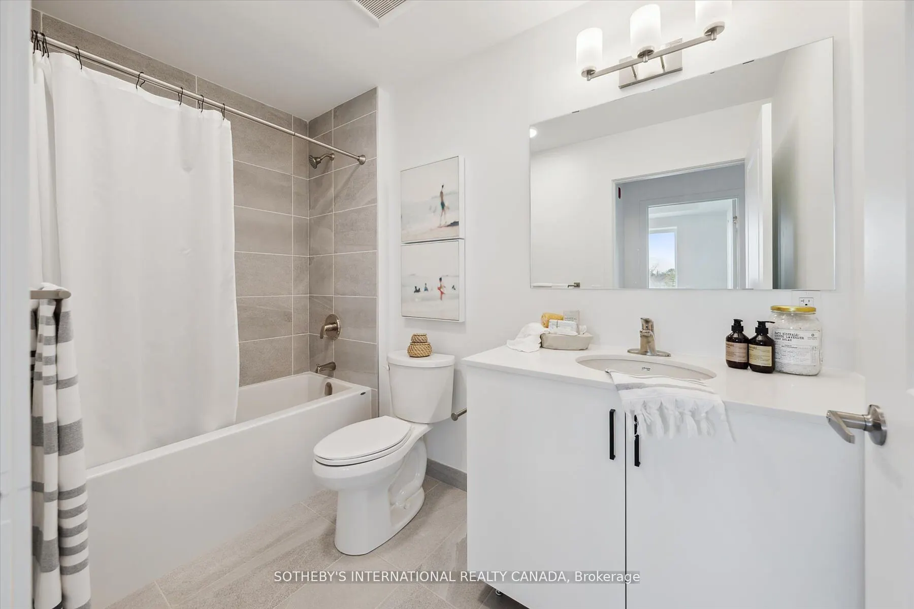 19B West Street N, #306