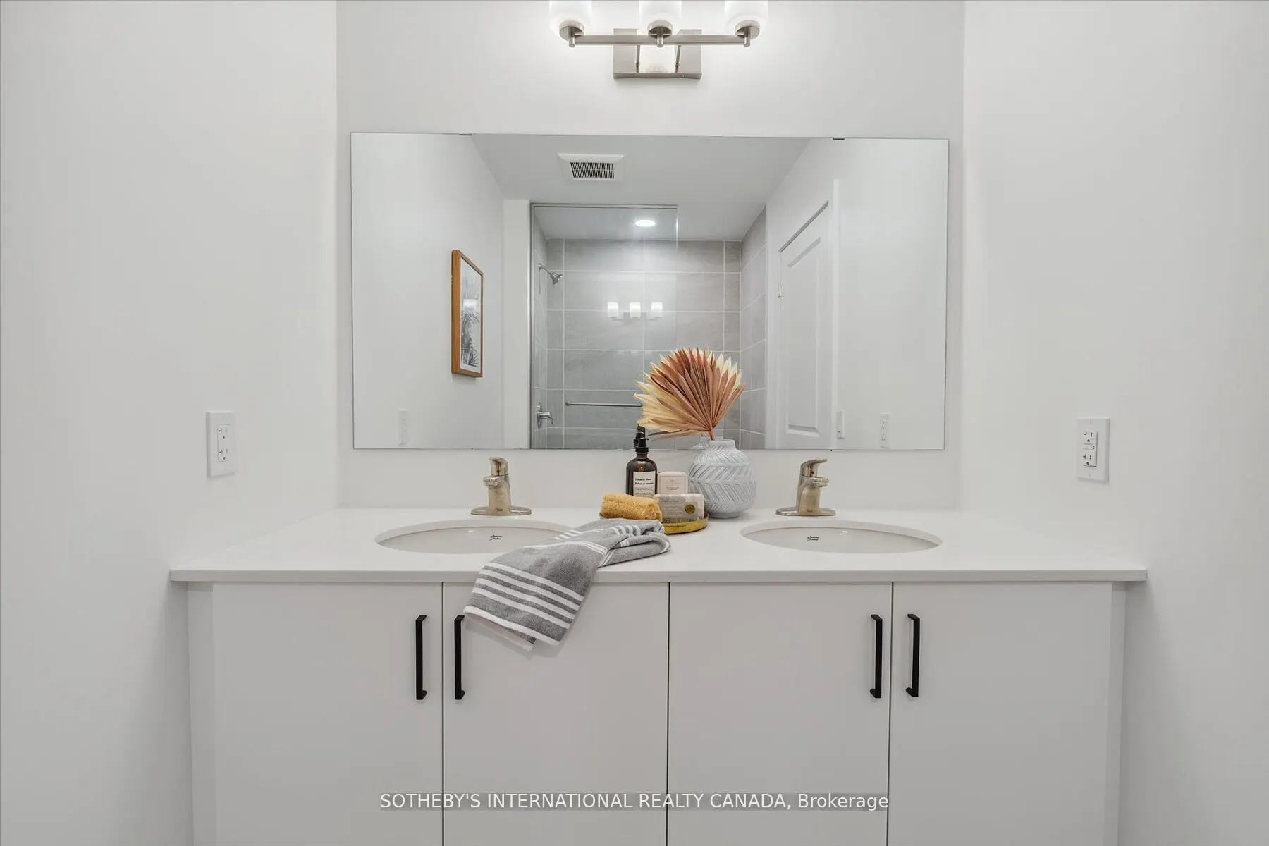 19B West Street N, #306