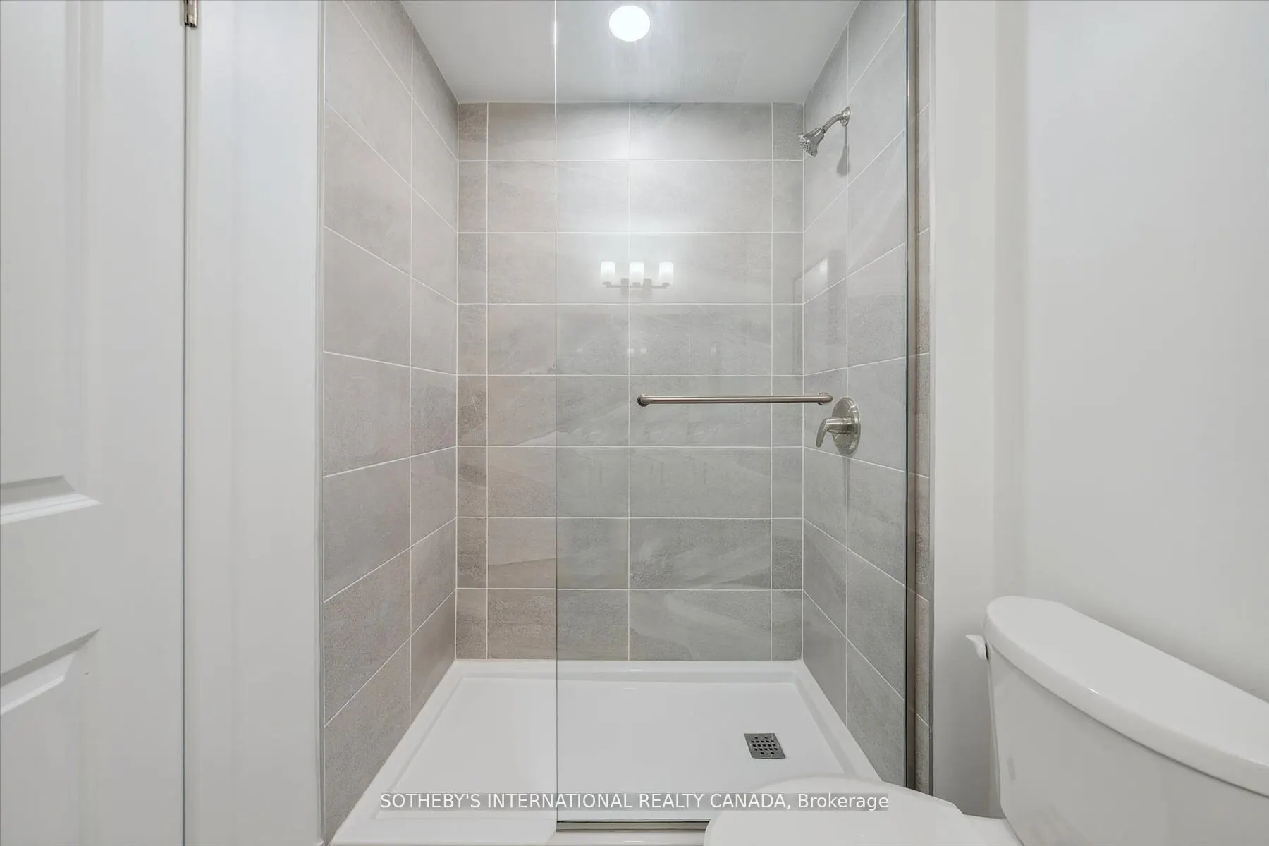 19B West Street N, #306