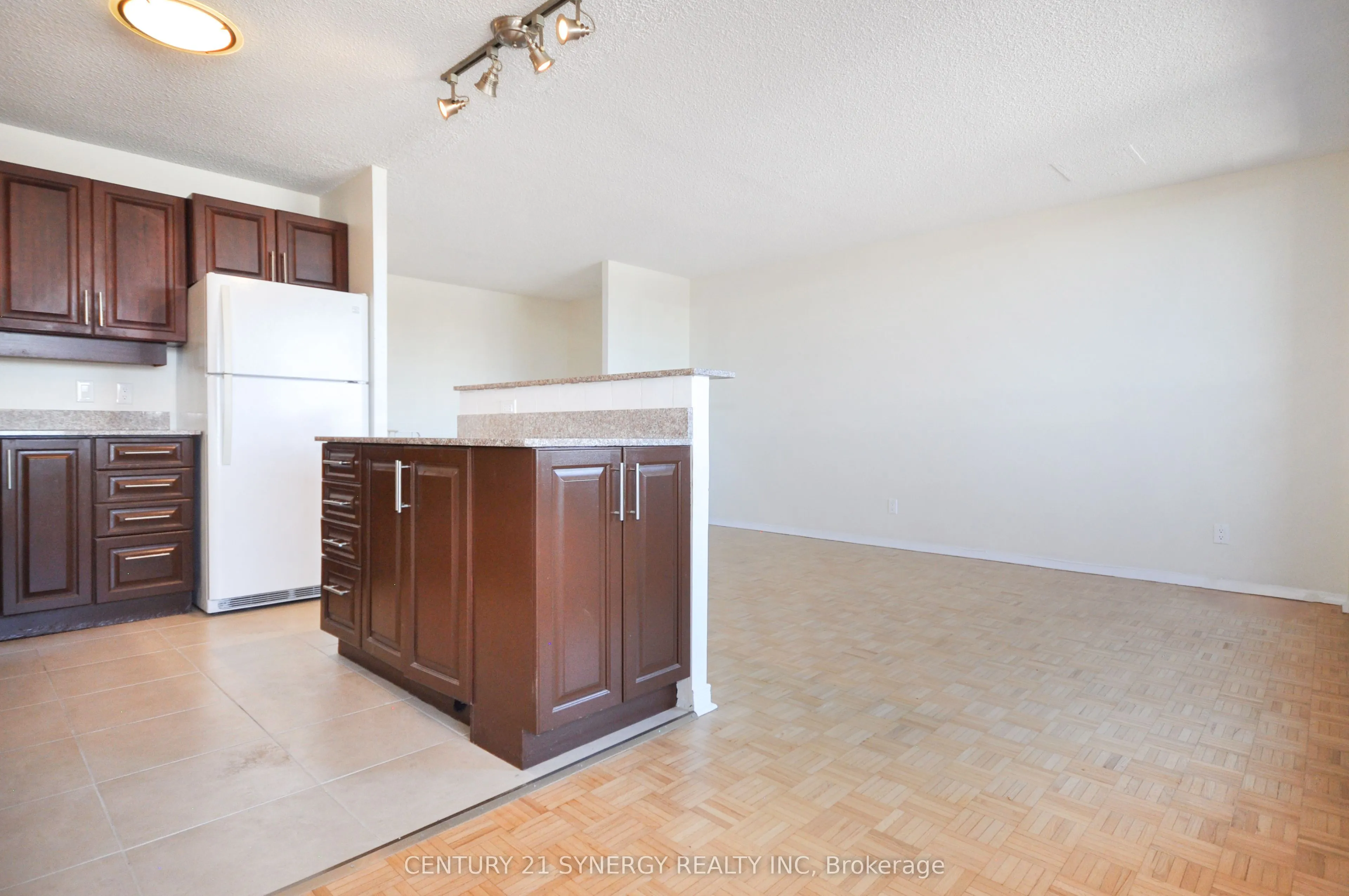 515 ST LAURENT Boulevard, #631