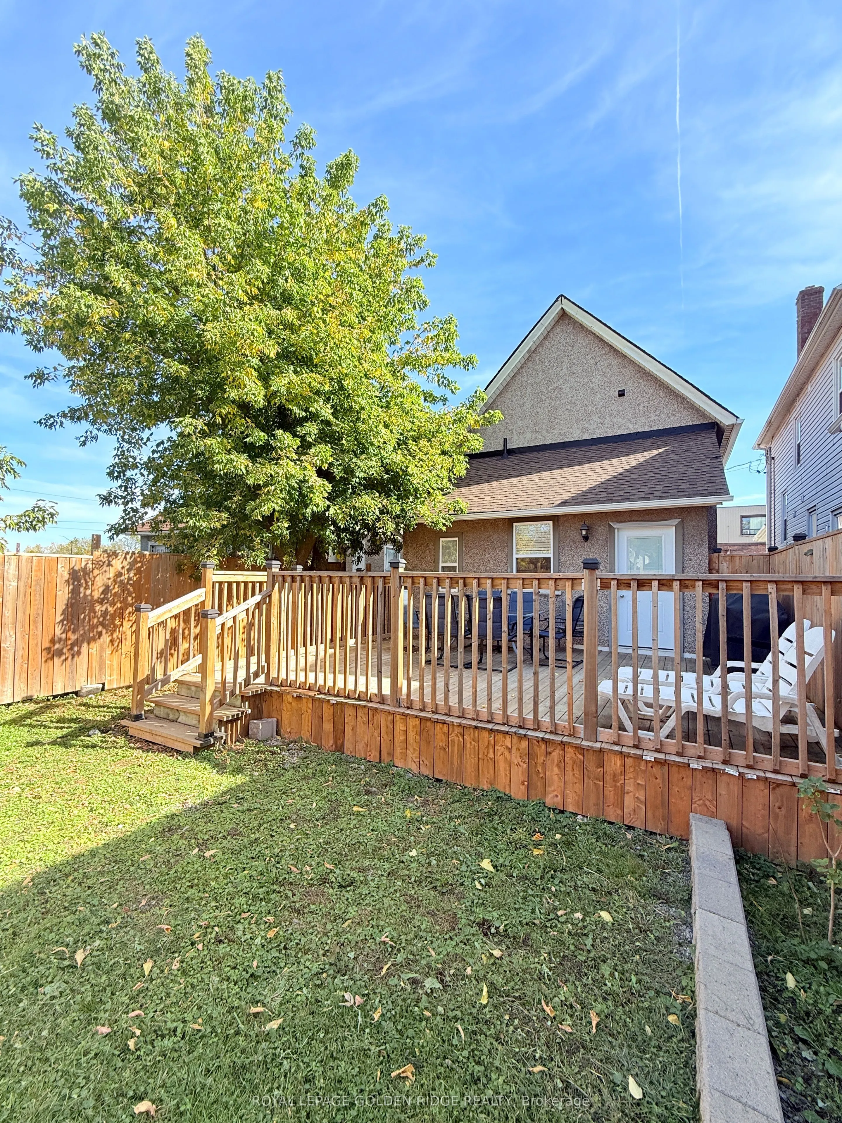 4577 Victoria Avenue