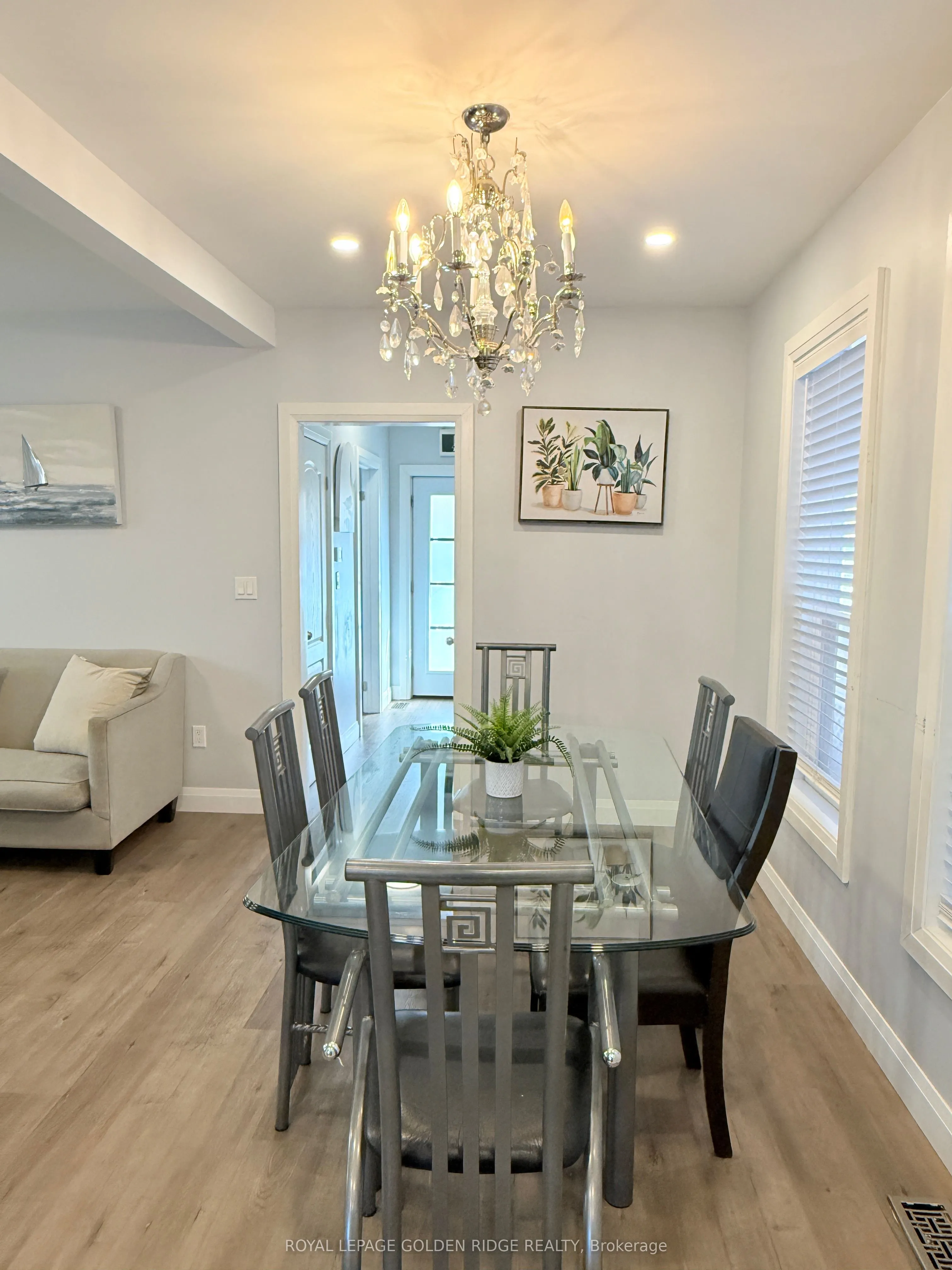 4577 Victoria Avenue