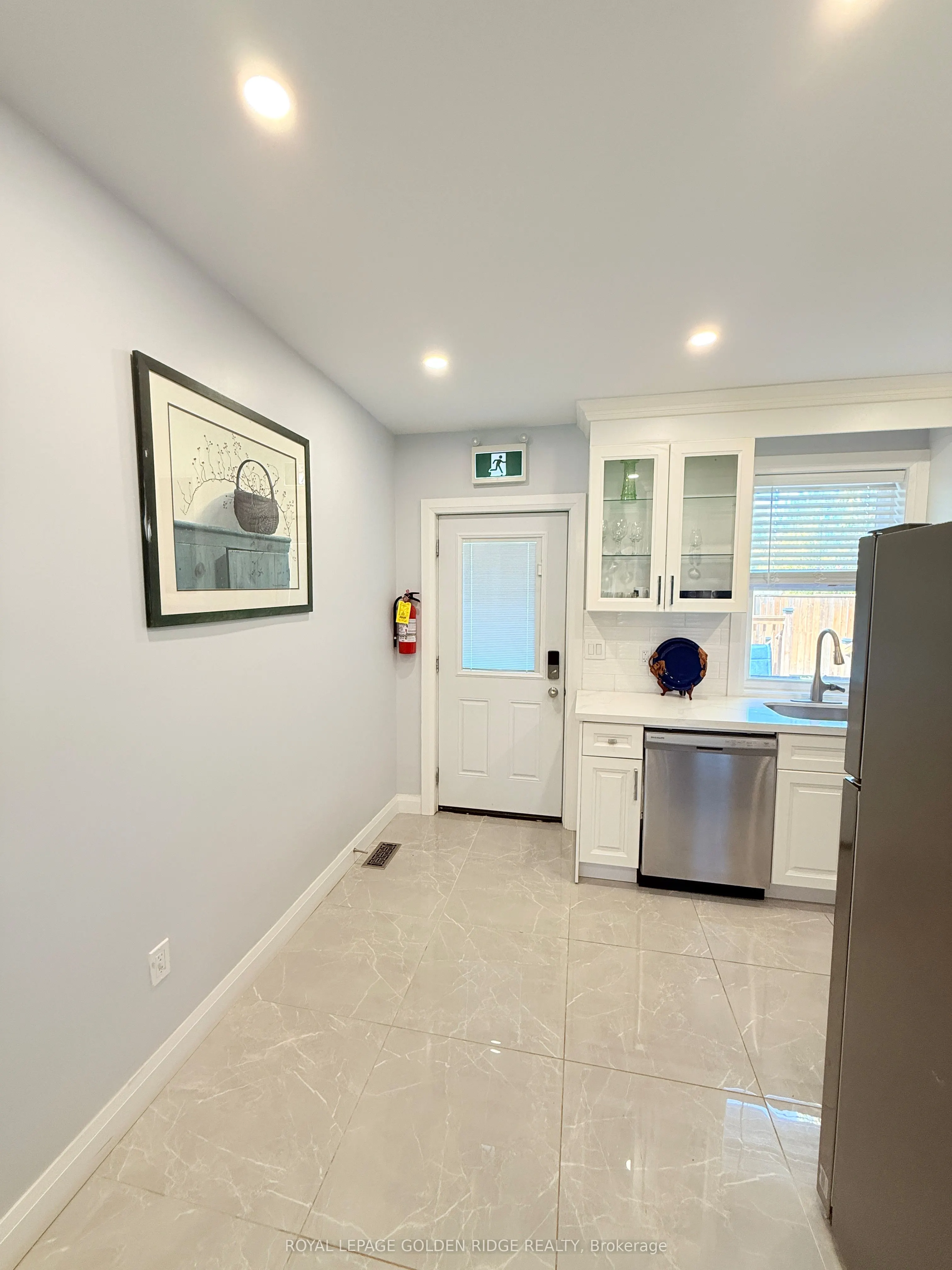 4577 Victoria Avenue