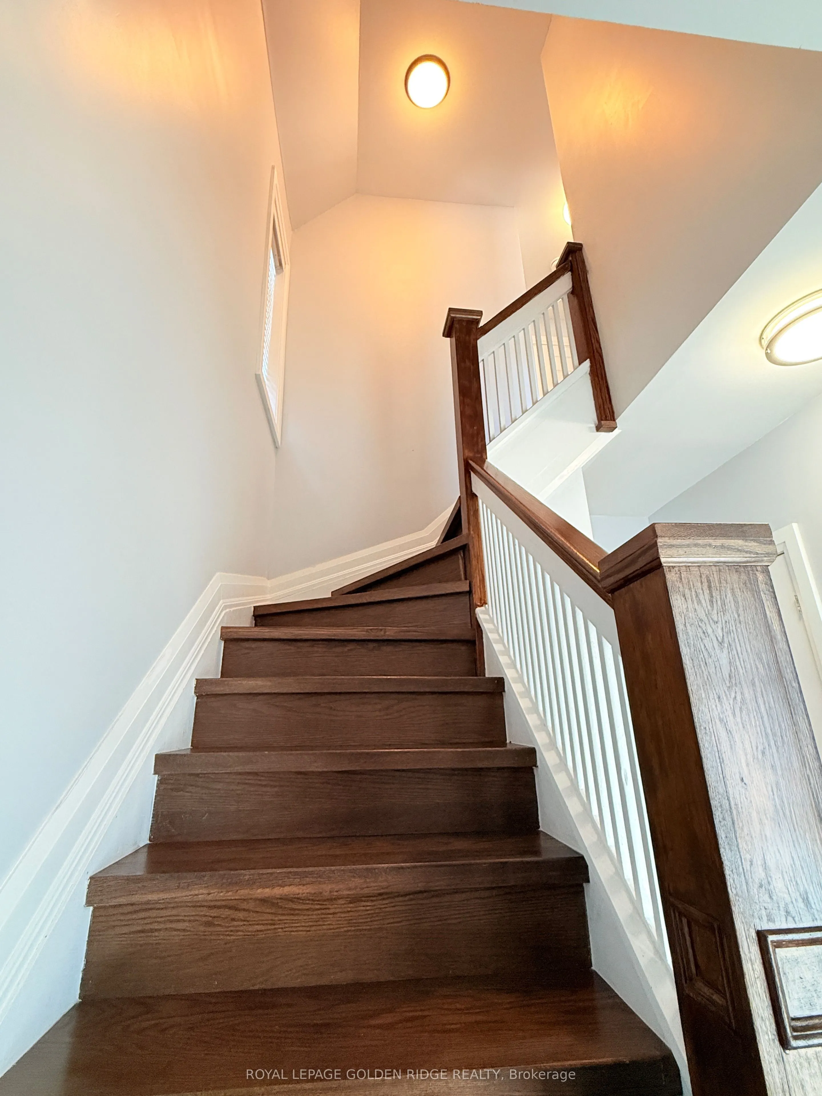 4577 Victoria Avenue