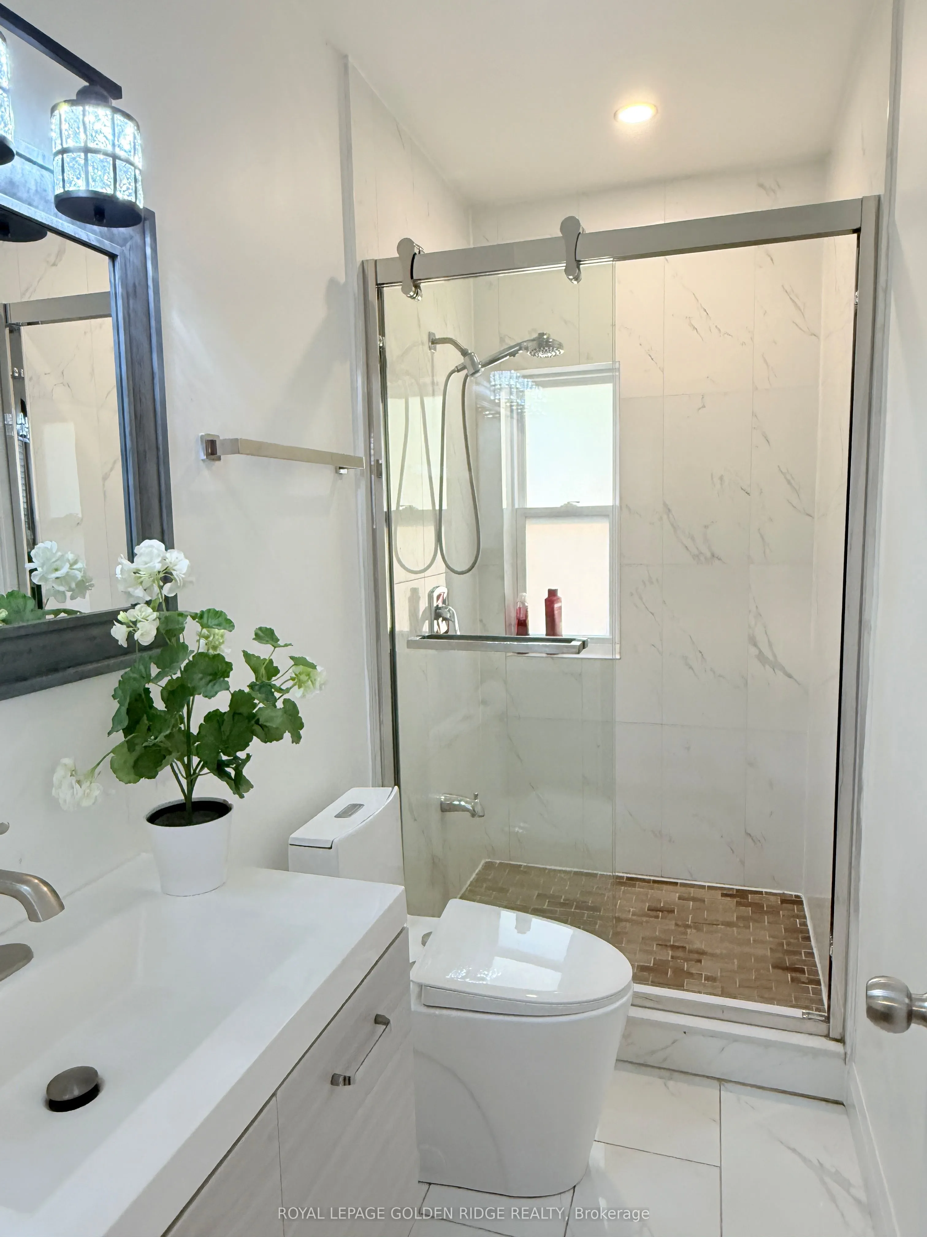 4577 Victoria Avenue