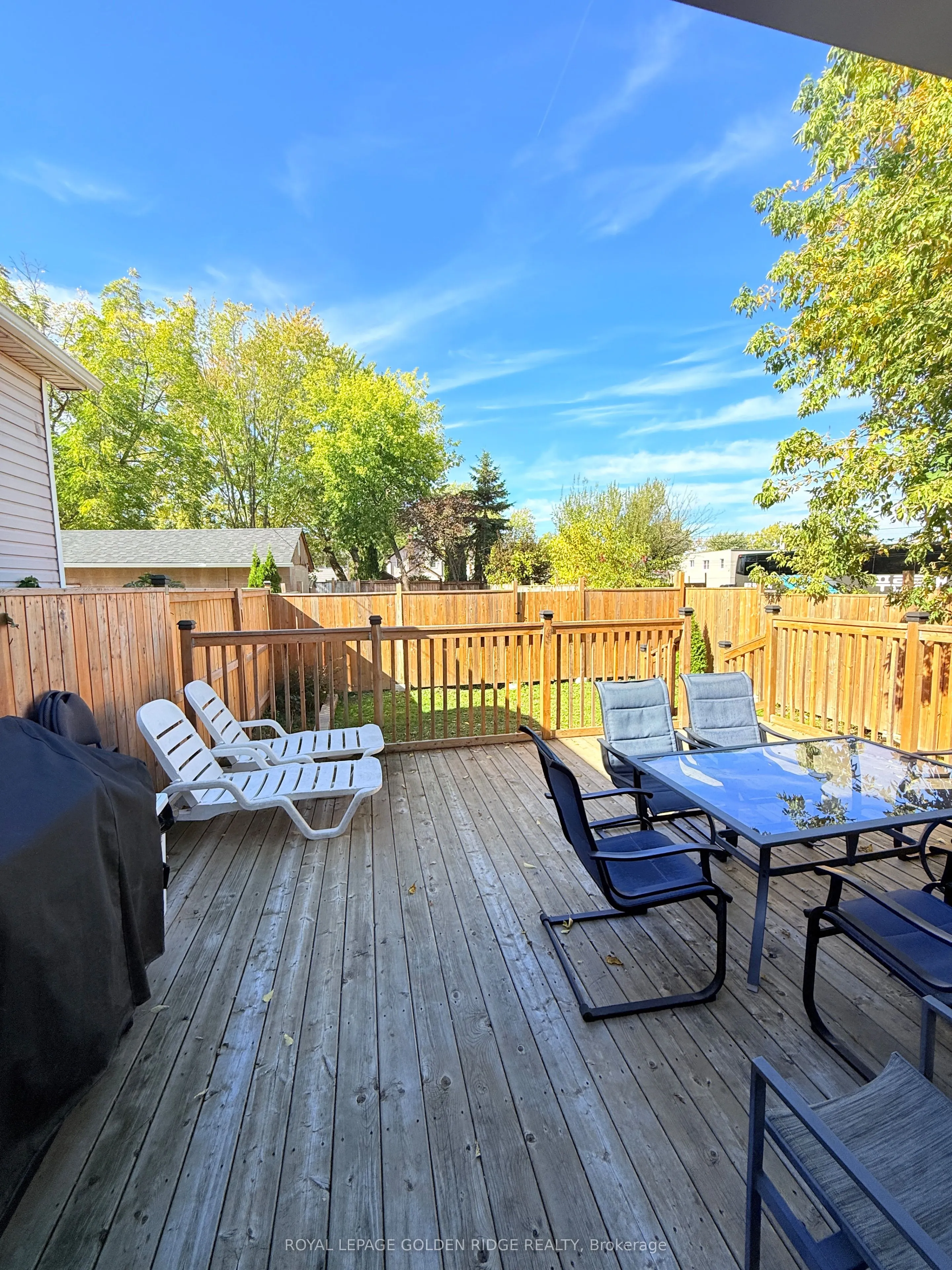 4577 Victoria Avenue