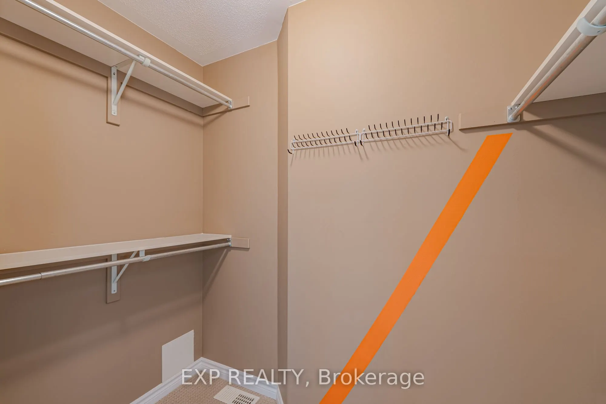 3308 RIVERSET Crescent