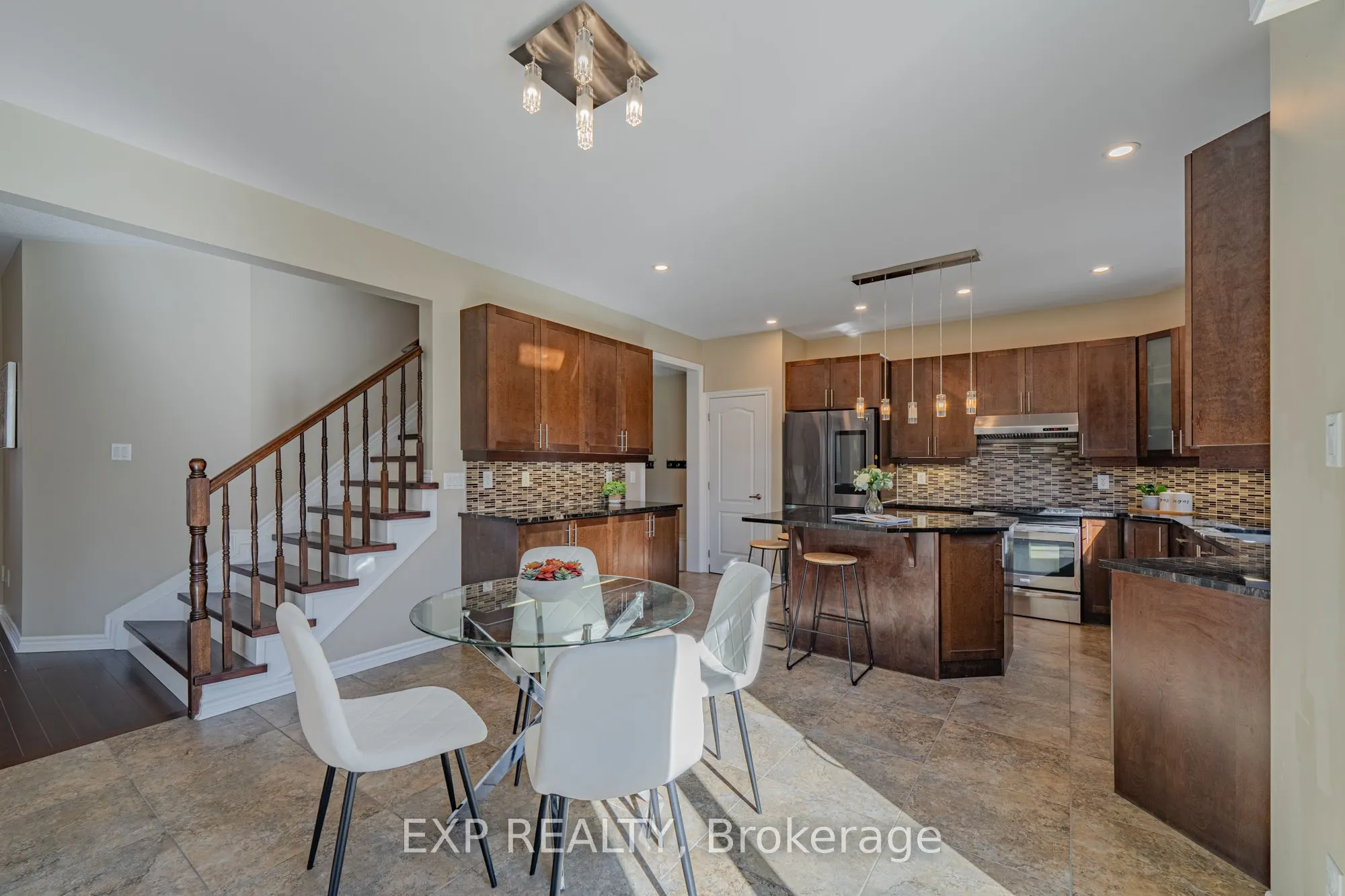 3308 RIVERSET Crescent