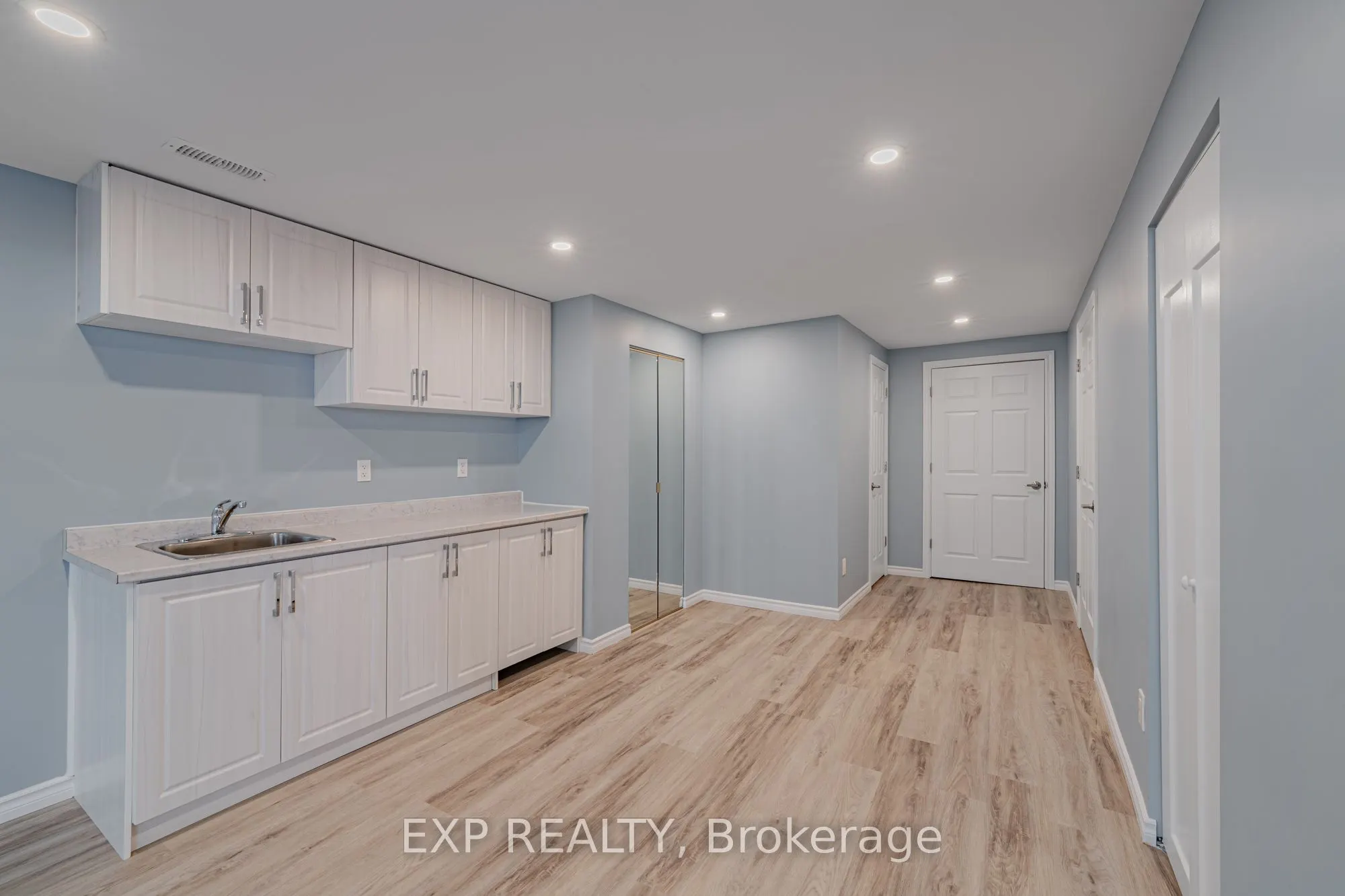 3308 RIVERSET Crescent