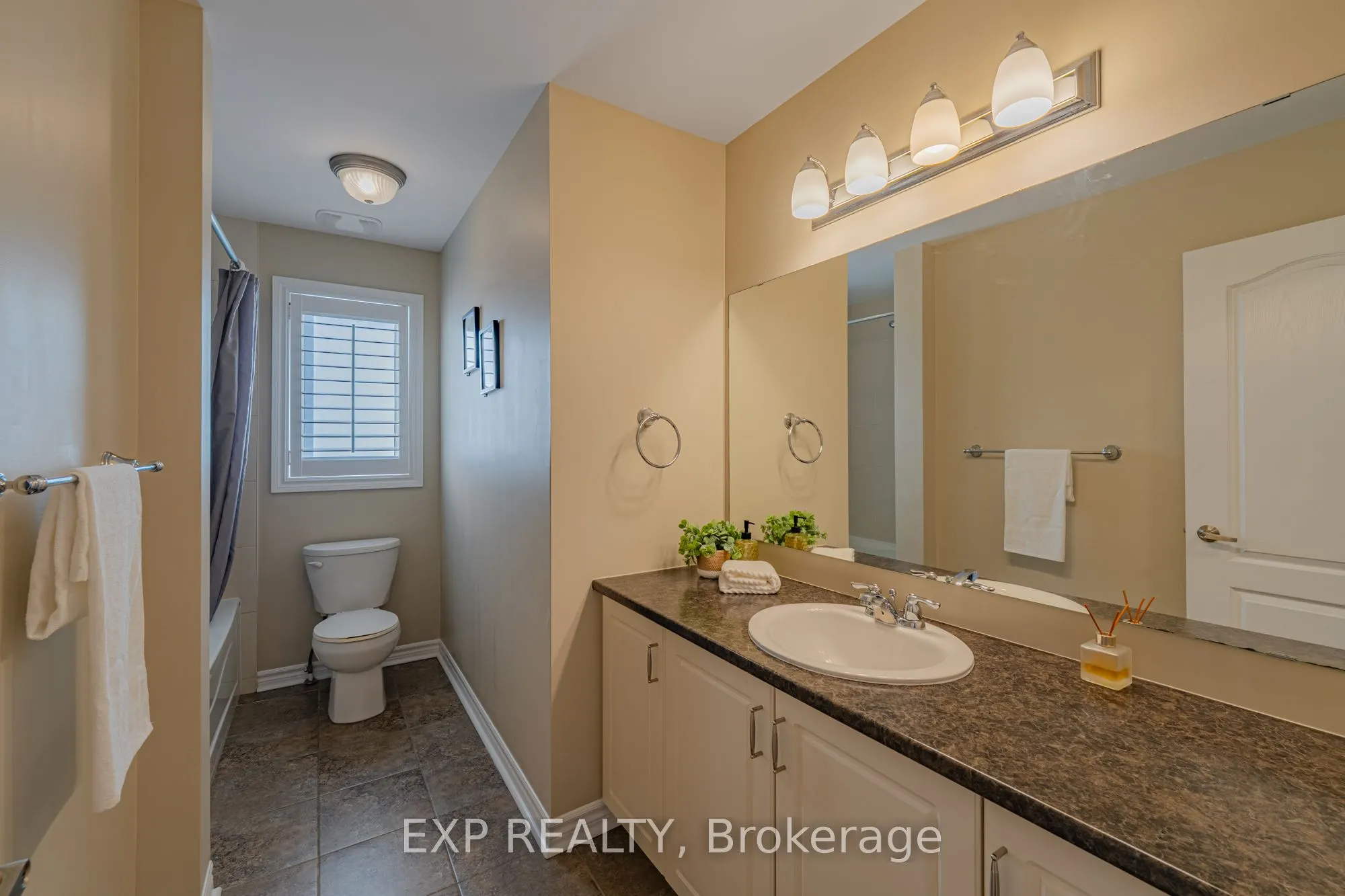 3308 RIVERSET Crescent