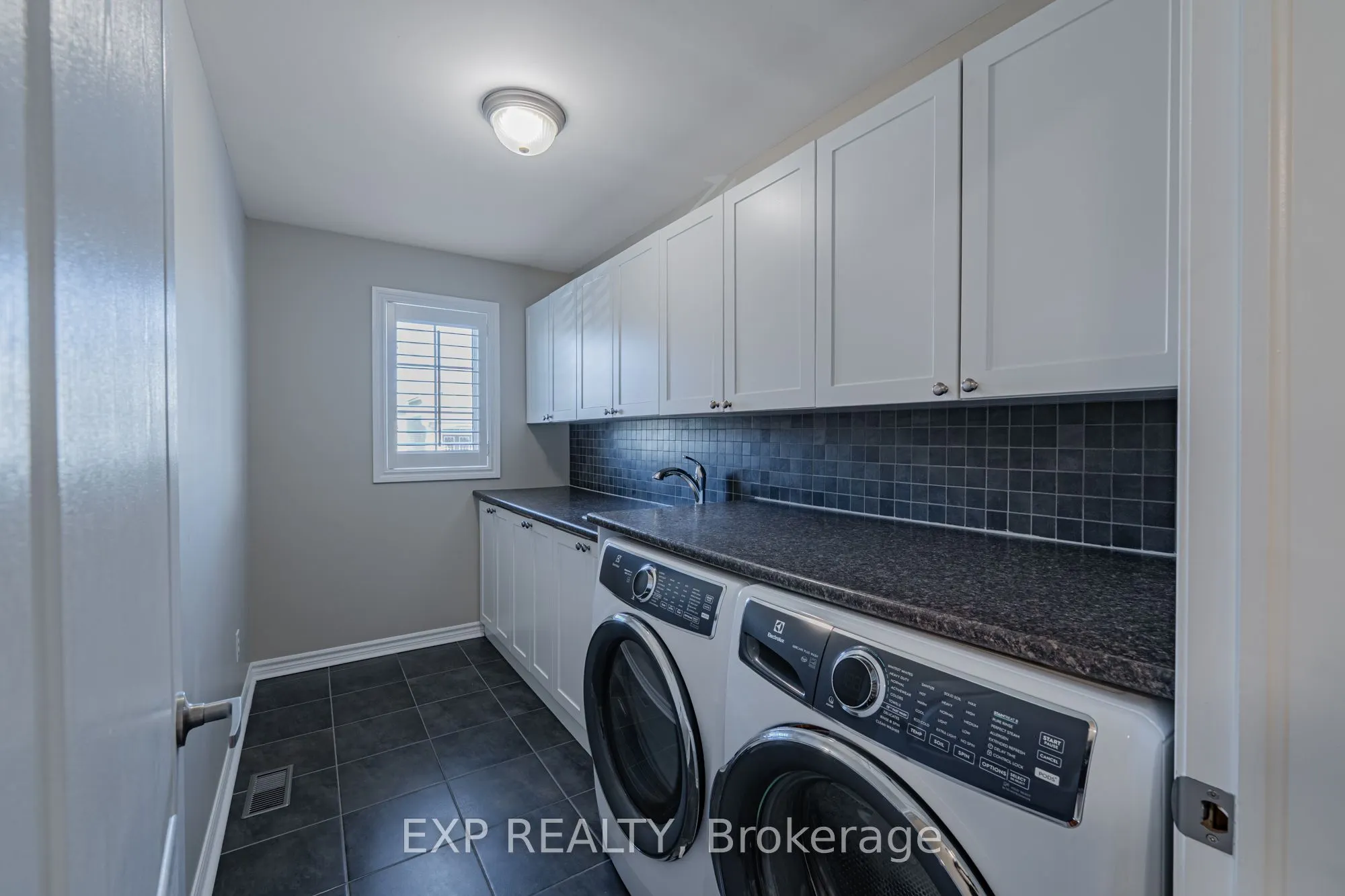 3308 RIVERSET Crescent