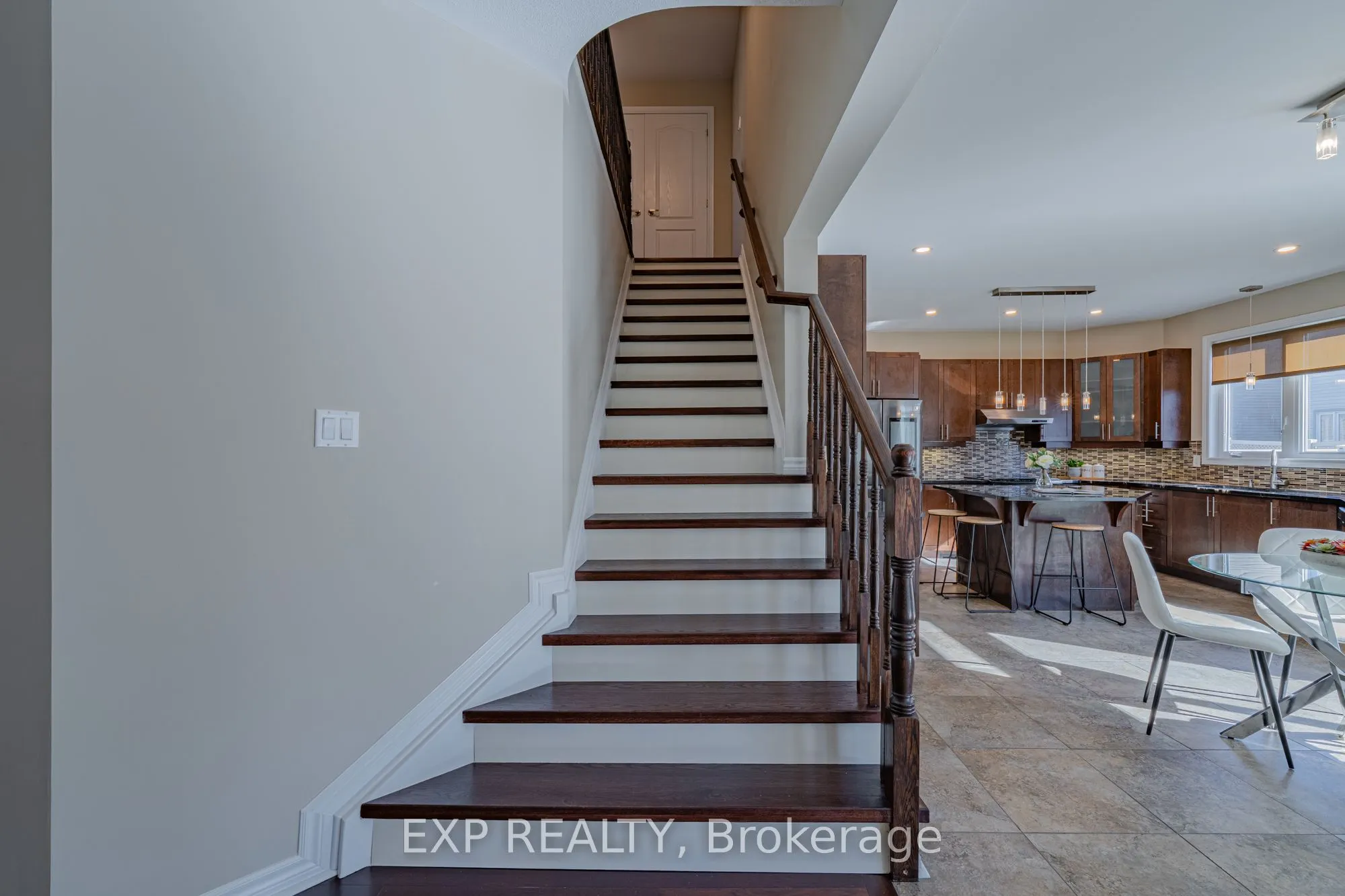 3308 RIVERSET Crescent