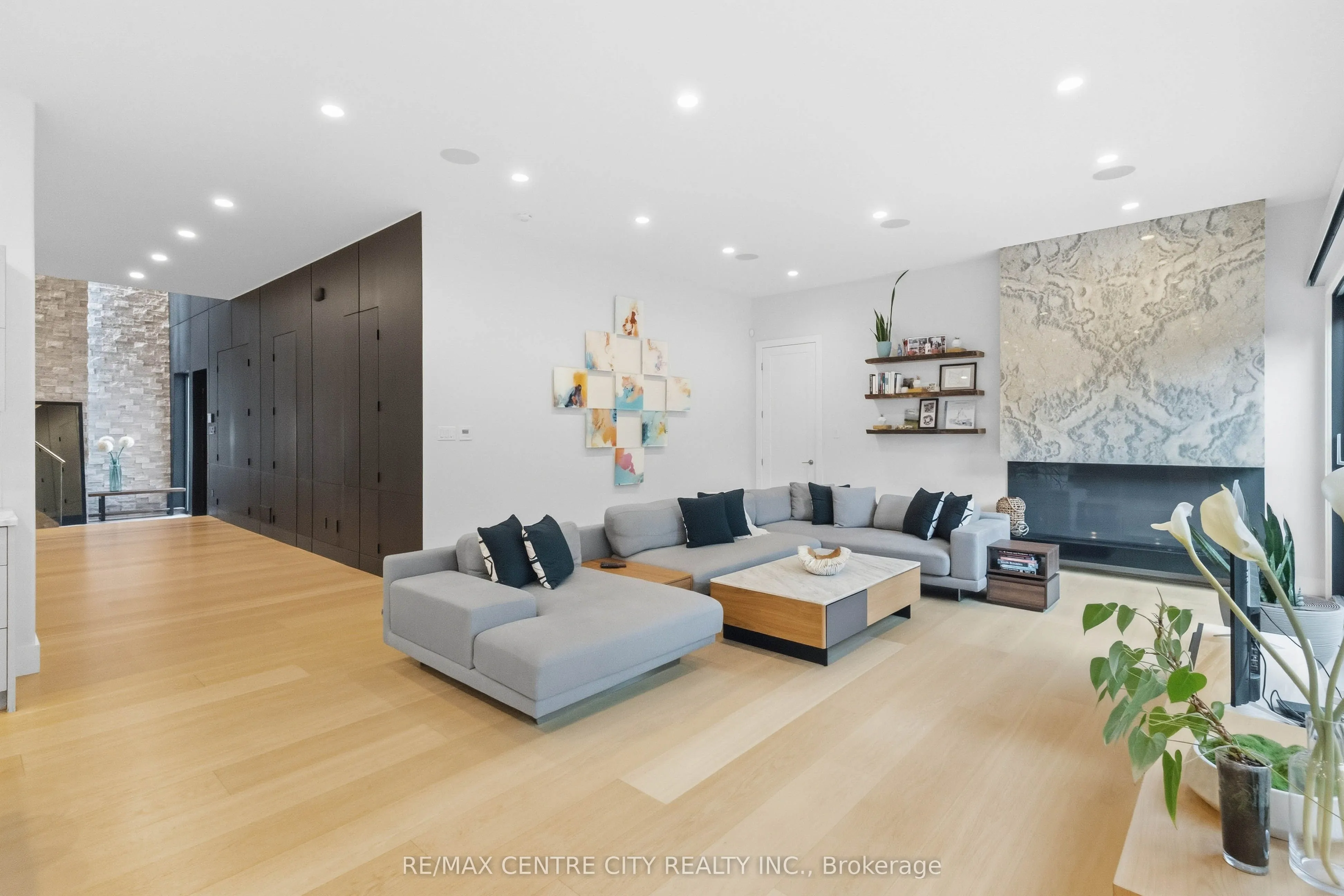 1452 Byron Baseline Road, #3