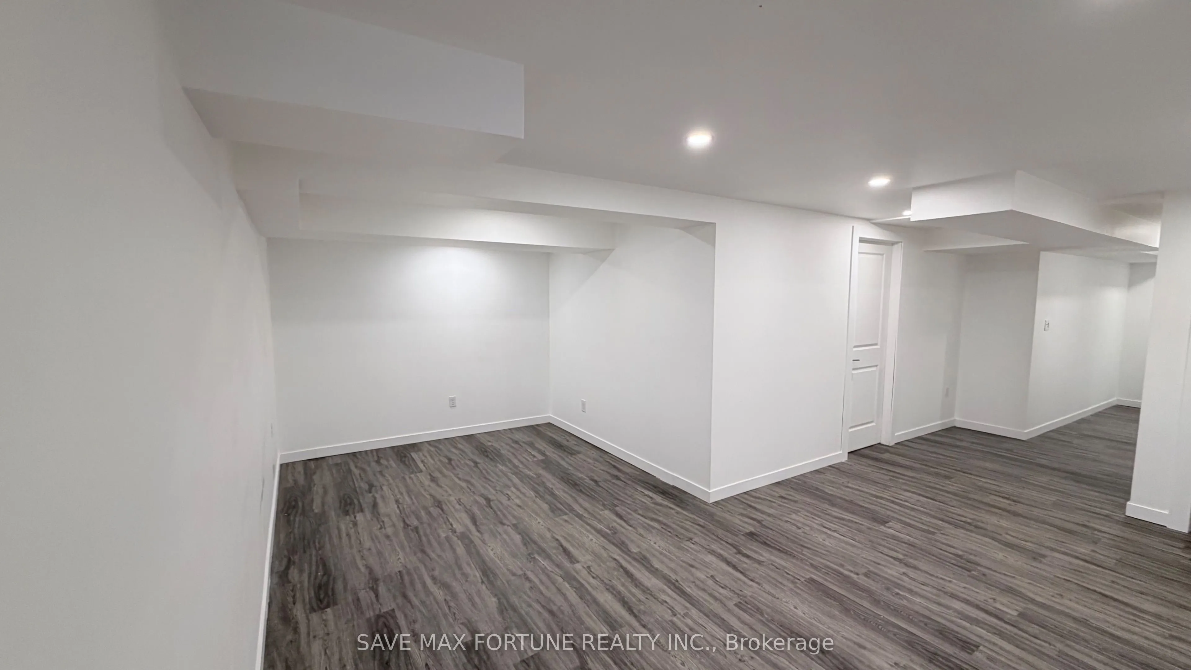 1 Royalwood Court, #27