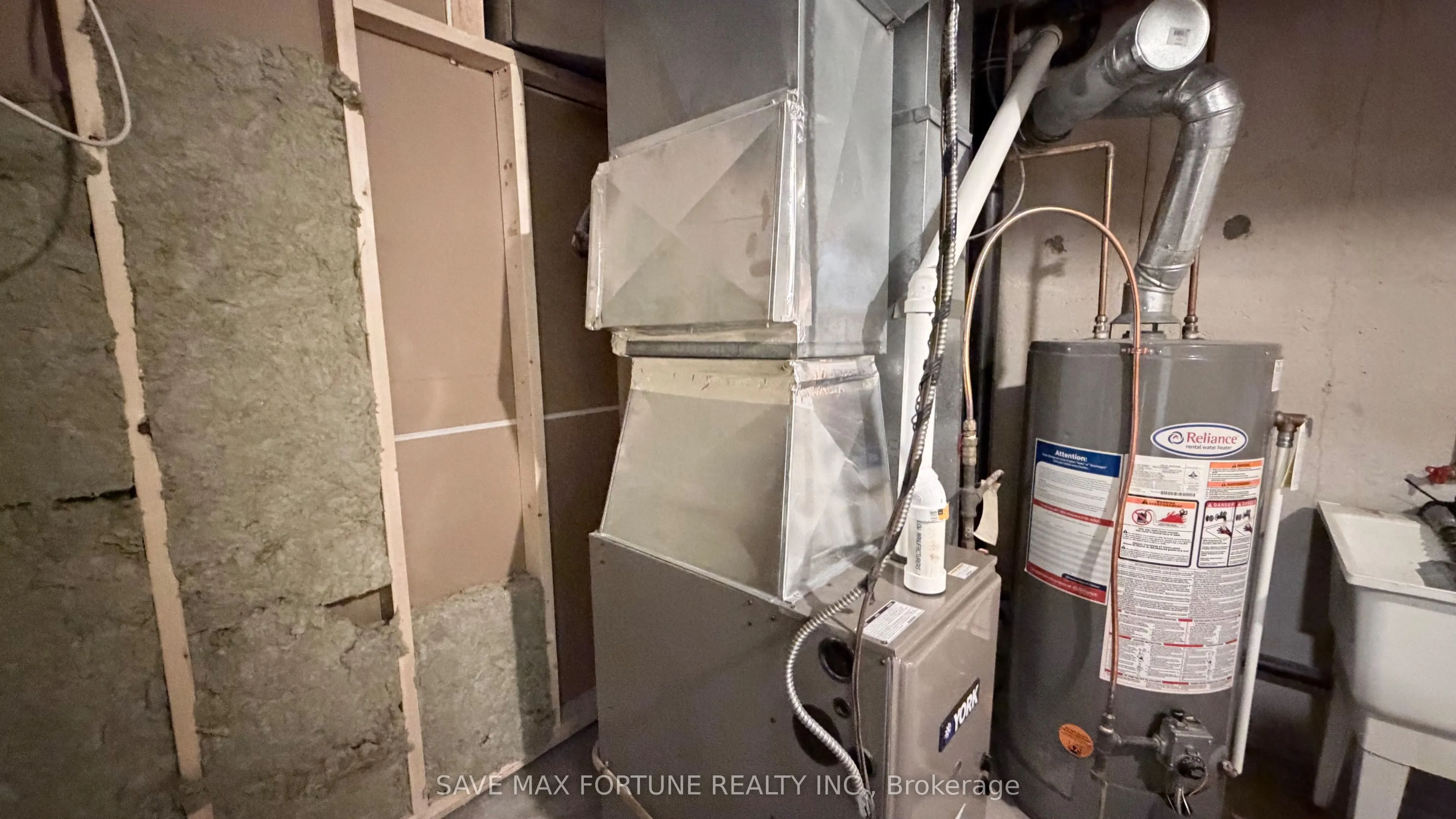 1 Royalwood Court, #27