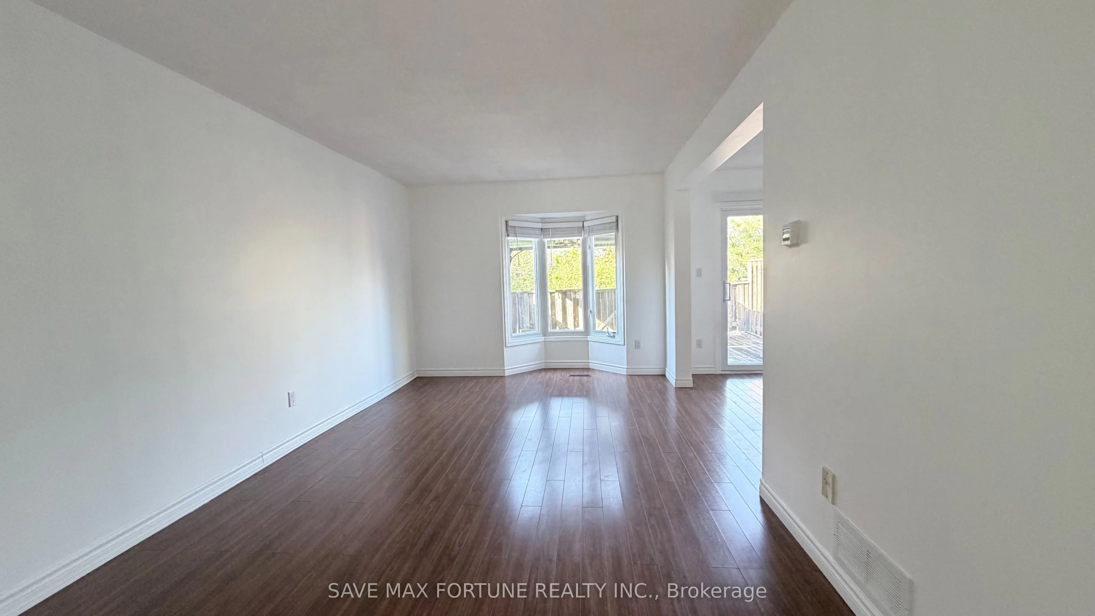 1 Royalwood Court, #27