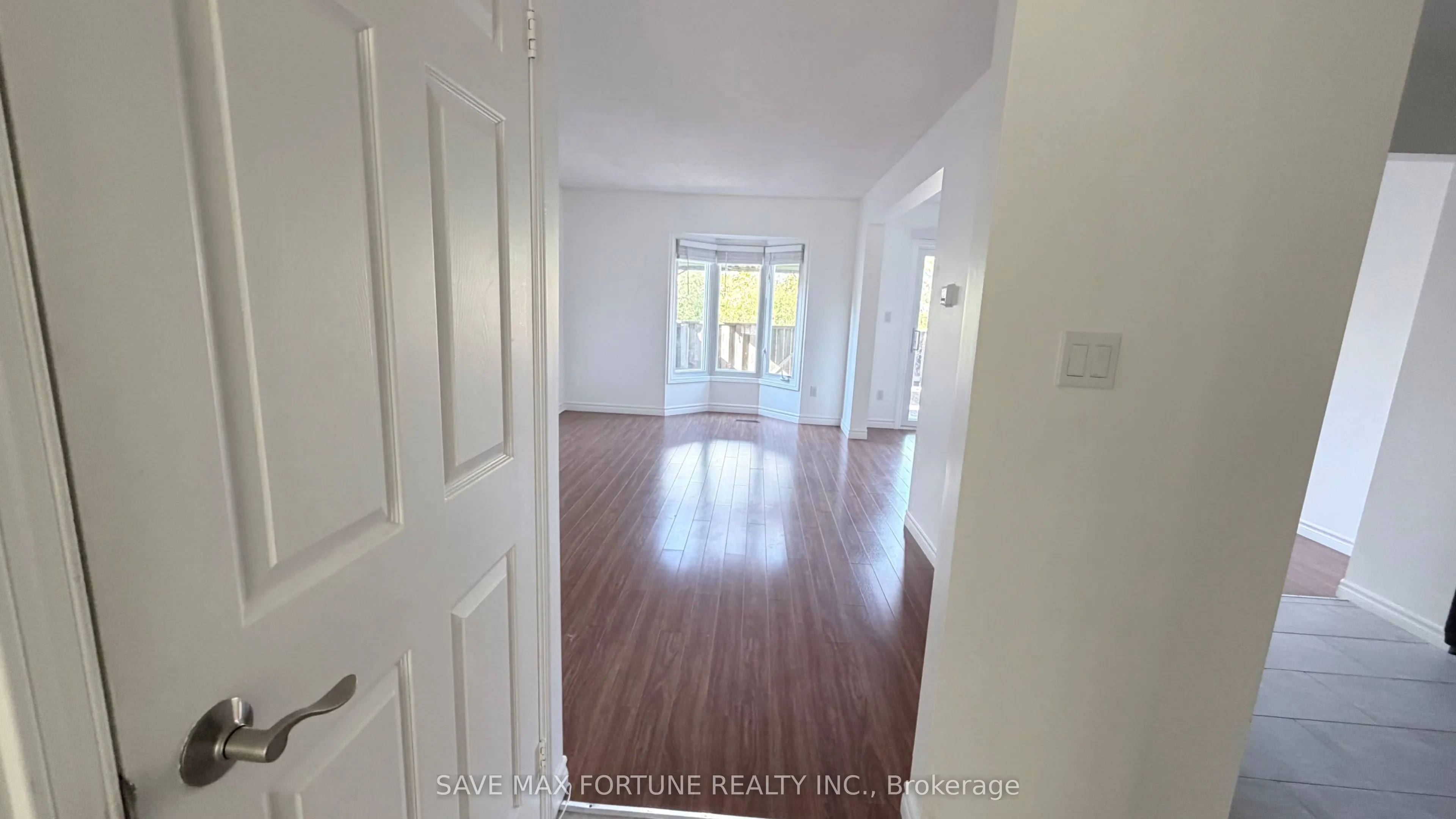 1 Royalwood Court, #27